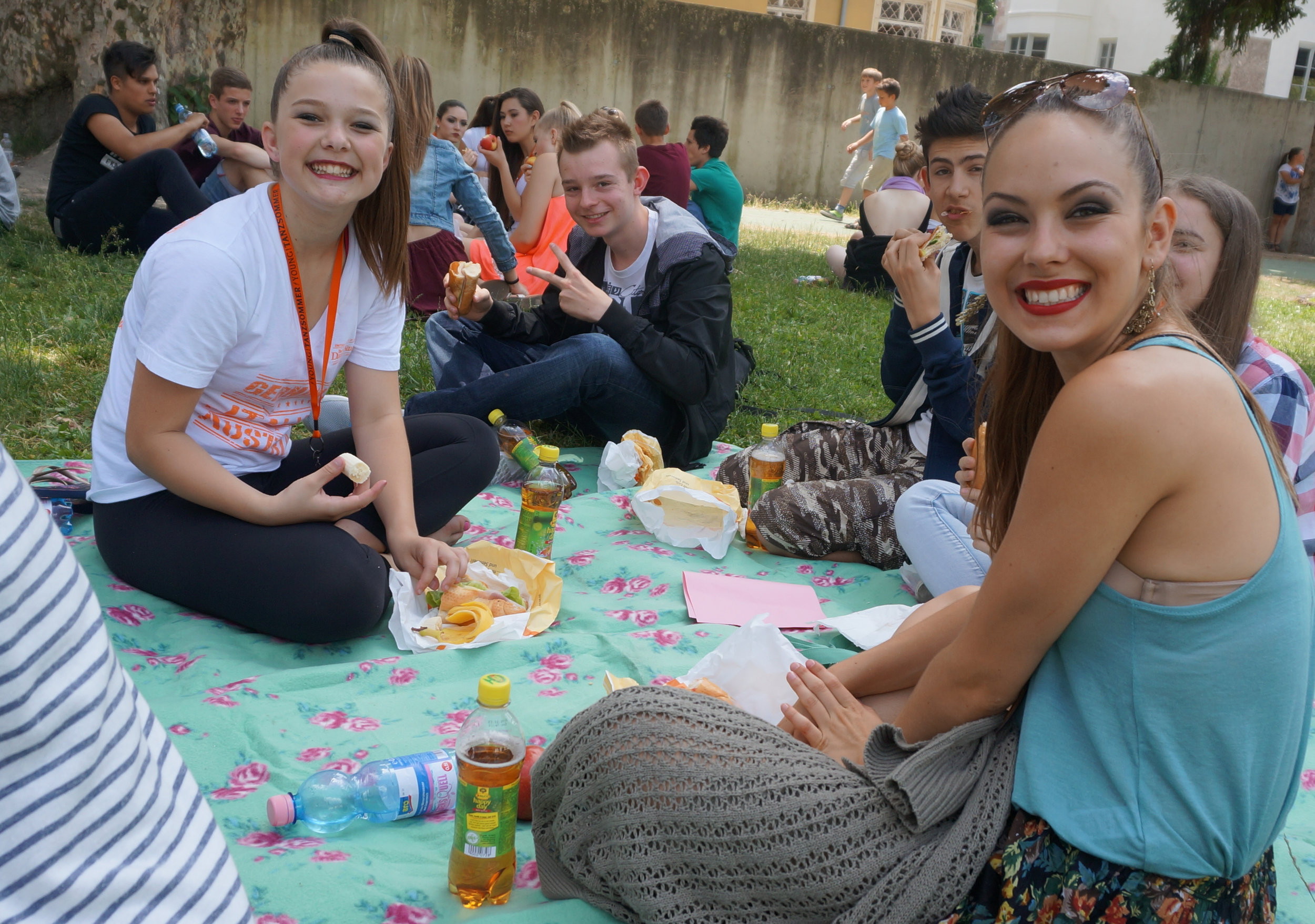 Picnic  & city tour with local 9th graders