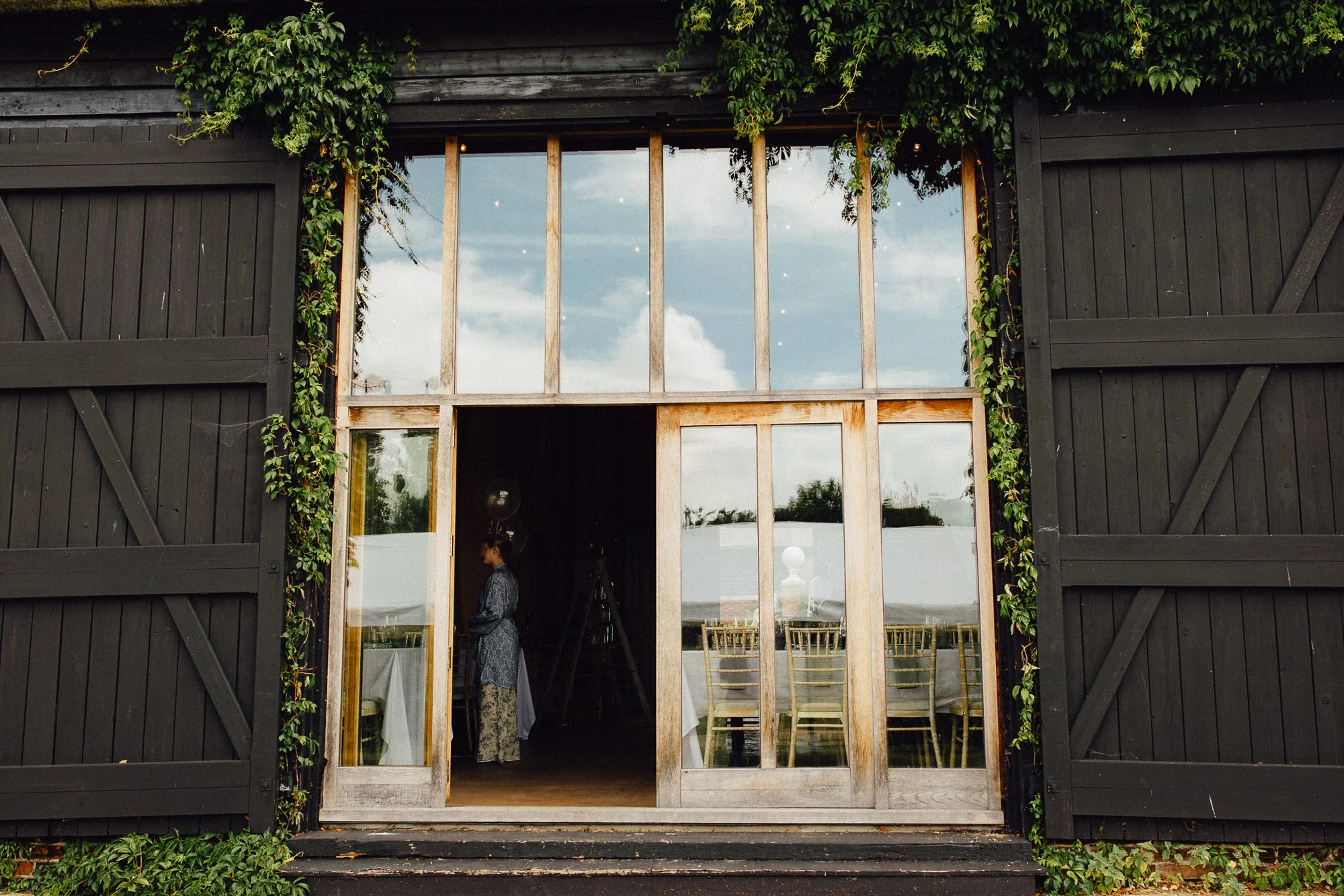 Laura & Ollie by Emily & Steve Photography-9.jpg