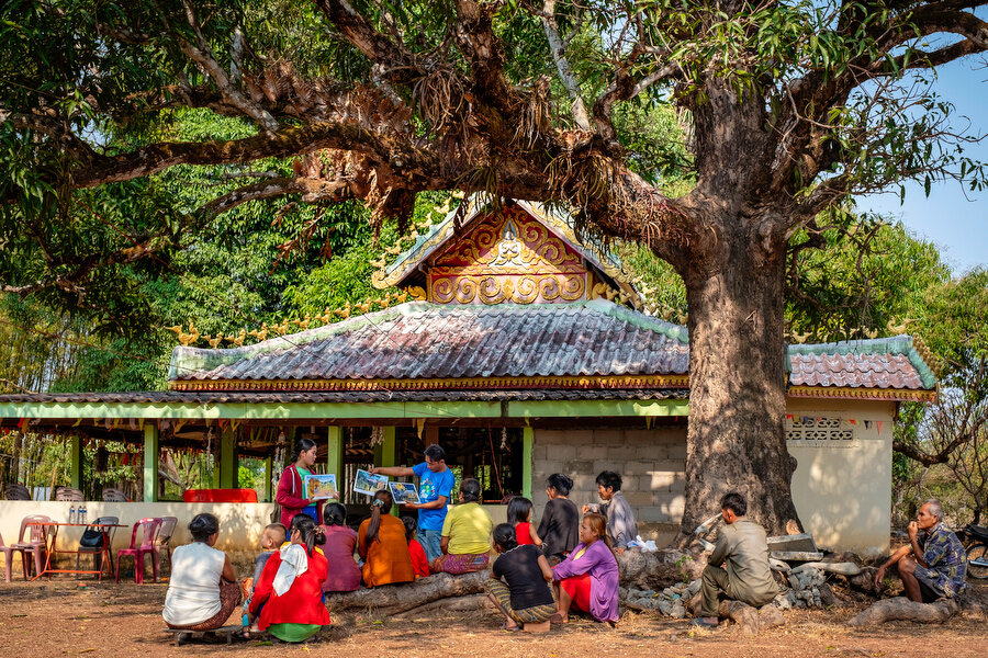 Village meeting on hygiene 