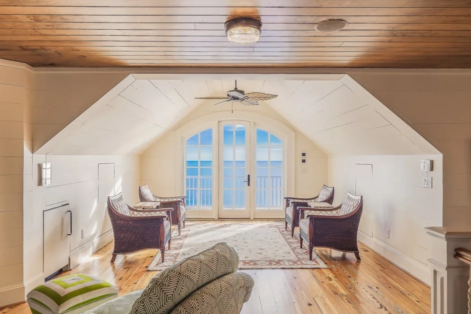 BuyTheYard_Ancaster_InteriorDecor_Hamilton_Attic.jpeg