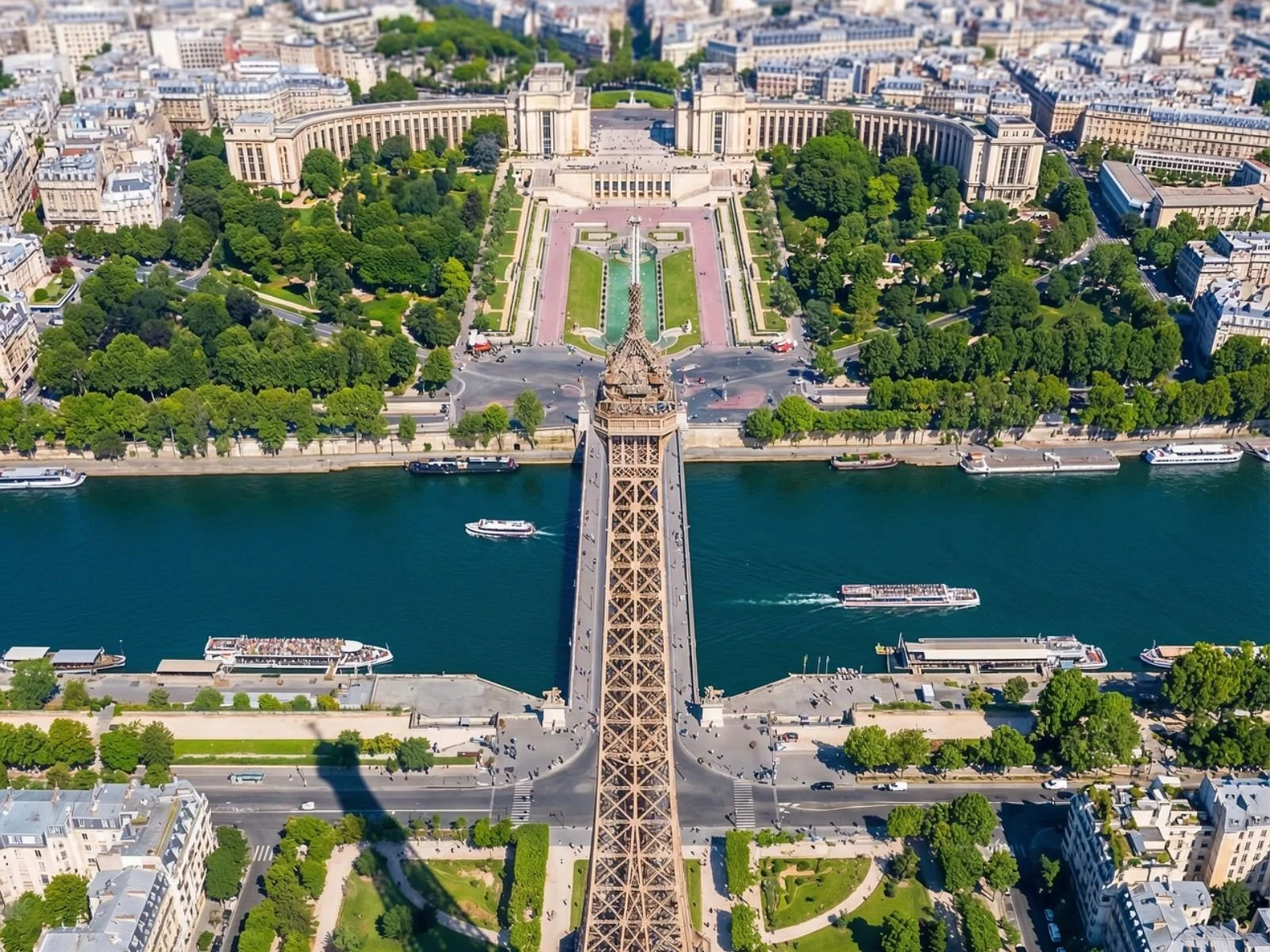 Pariz Prvi maj 2.jpg