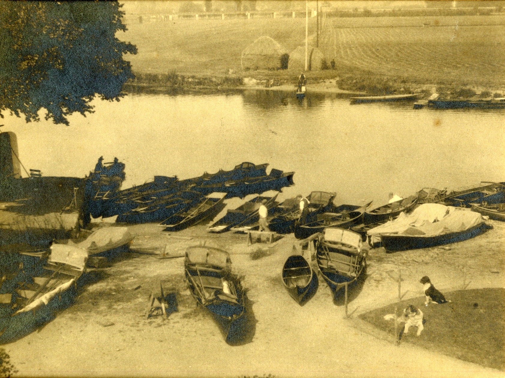 The boatyard skiffs for hire C1890