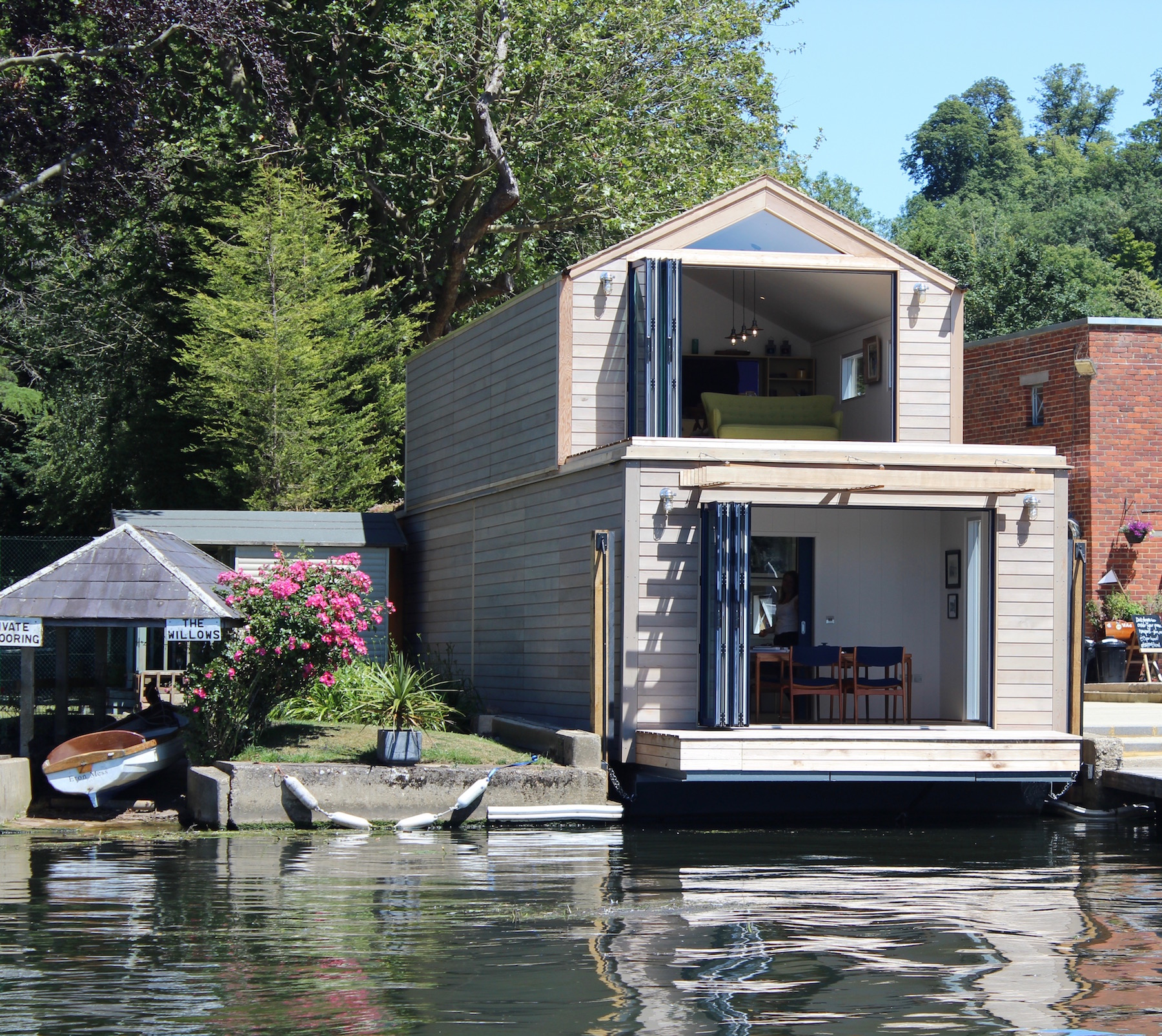 Flood proof office on the Thames