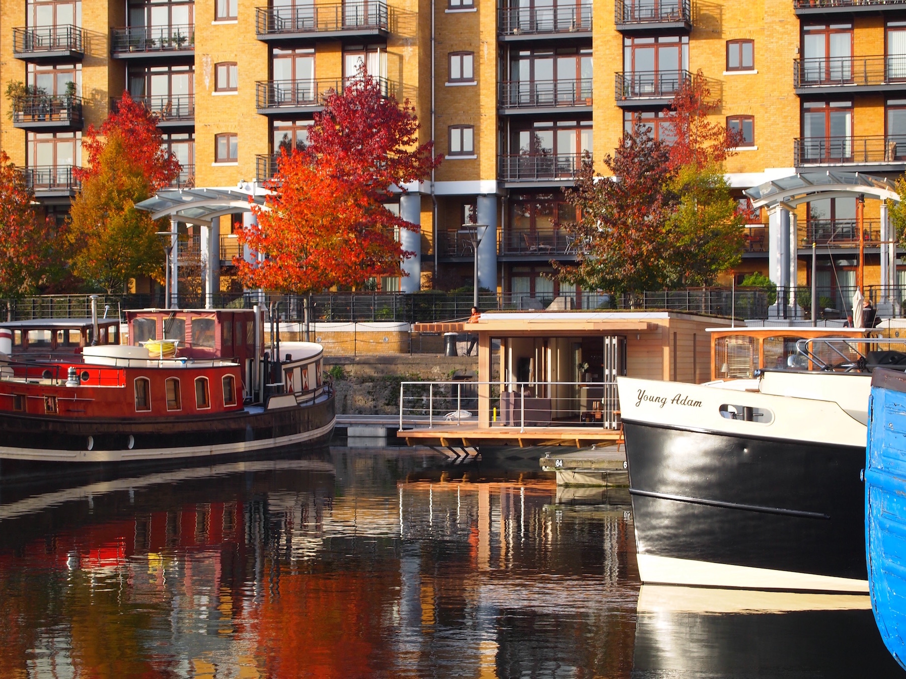 Floating homes at St Katharine Docks