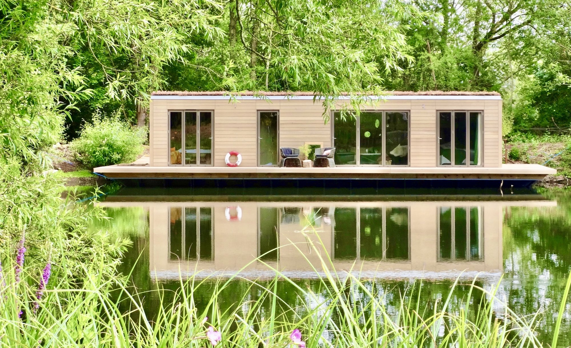 Cotwolds Houseboat.JPG