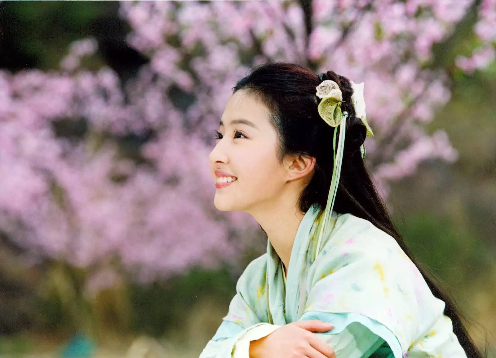 She is too pretty to be true