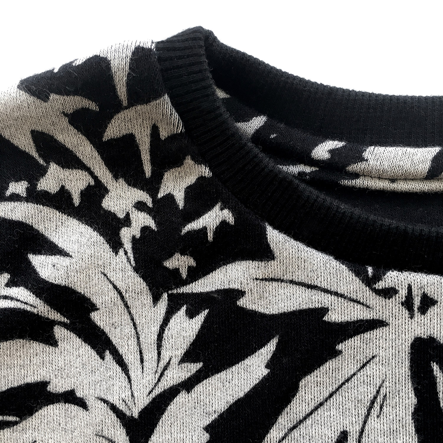 Ananas.jumper.neck.websitepic.jpg