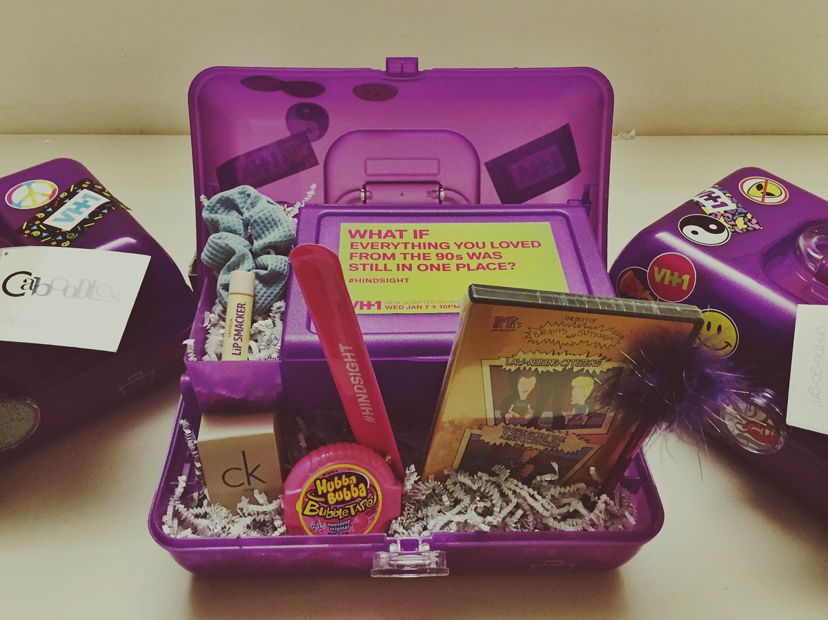vh1s-hindsight-90s-caboodle-giveaway.jpg