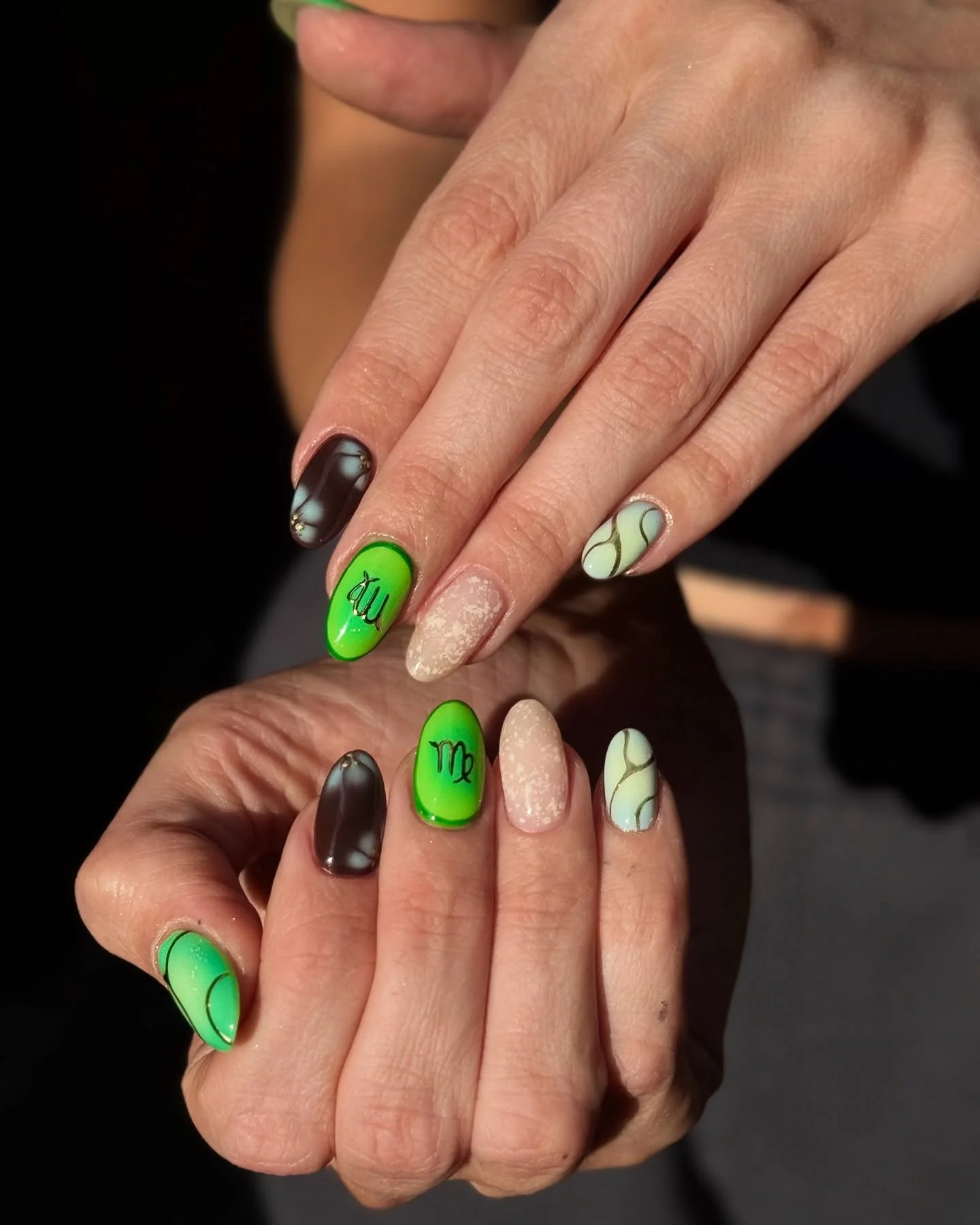 ☘️✨🟤🤍⭐️💅🏻♍️✨

category 3 by #selfish_hathi 
.
.
.
.
.
#nailartspitalfields #nailarteastlondon #nailartshoreditch #ukranianmanicurelondon #birthdaynails #zodiacnails #russianmanicurelondon #haileybeiber #biabspitalfields #лондонманикюр #лондоннiгт