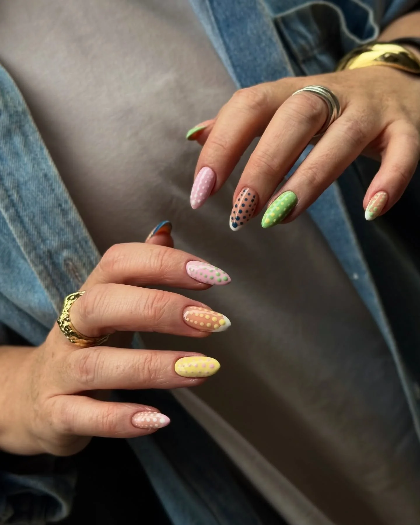 Rocking polka dots like Marc Jacobs 🎸🤘🧗&zwj;♀️

category 2 art by #selfish_oksana ✨
.
.
.
.
.
#nailartspitalfields #nailarteastlondon #nailartshoreditch #ukranianmanicurelondon #polkadots #pastelnails #polkadotnails #polkadotmani #russianmanicurel