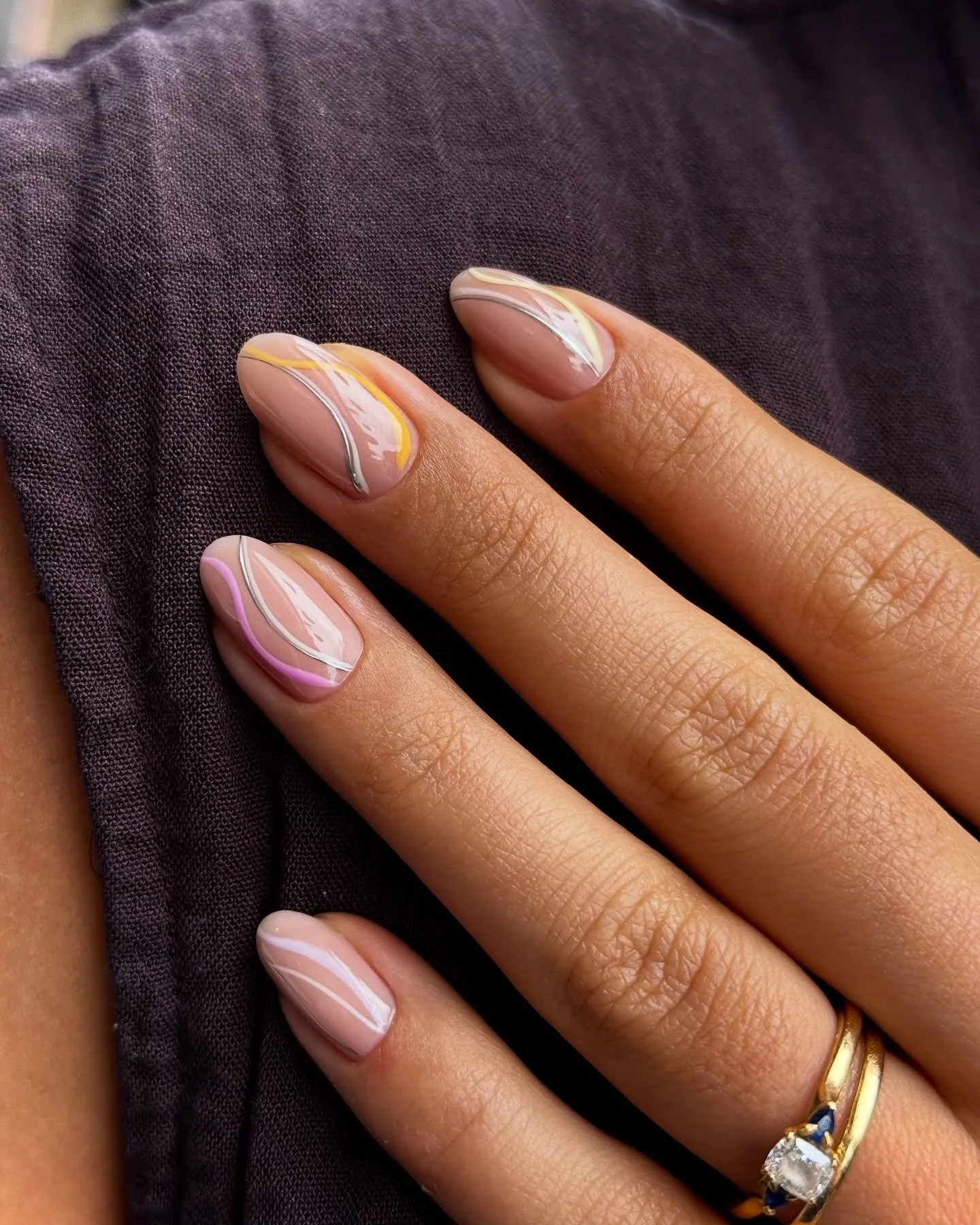We always take extra care at every step of your manicure 👩&zwj;🎨👩&zwj;🔧👩&zwj;⚕️. Just look at this PERFECT set by our fairy #selfish_irina 💪🪄✨

Book for category 2 to get this look.
.
. 
.
.
.
.
.#nailartspitalfields #nailarteastlondon #nailar