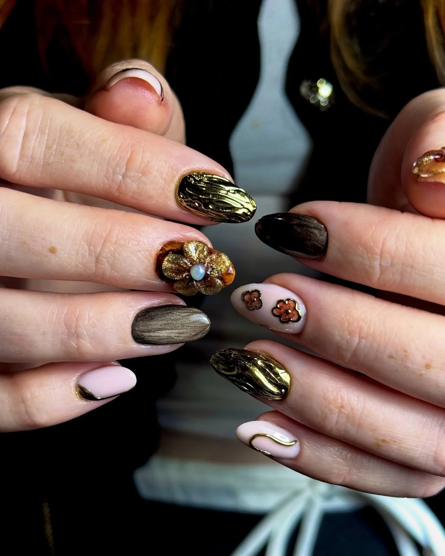 A very sexy groovy autumnal look, in our opinion. 🤔🍂🐿️ What do you think? ✨🤗

category 4 art by #selfish_irina 
.
.
.
.
.
.
.
#nailartspitalfields #nailarteastlondon #nailartshoreditch #ukranianmanicurelondon #koreannailart #koreannailartlondon #