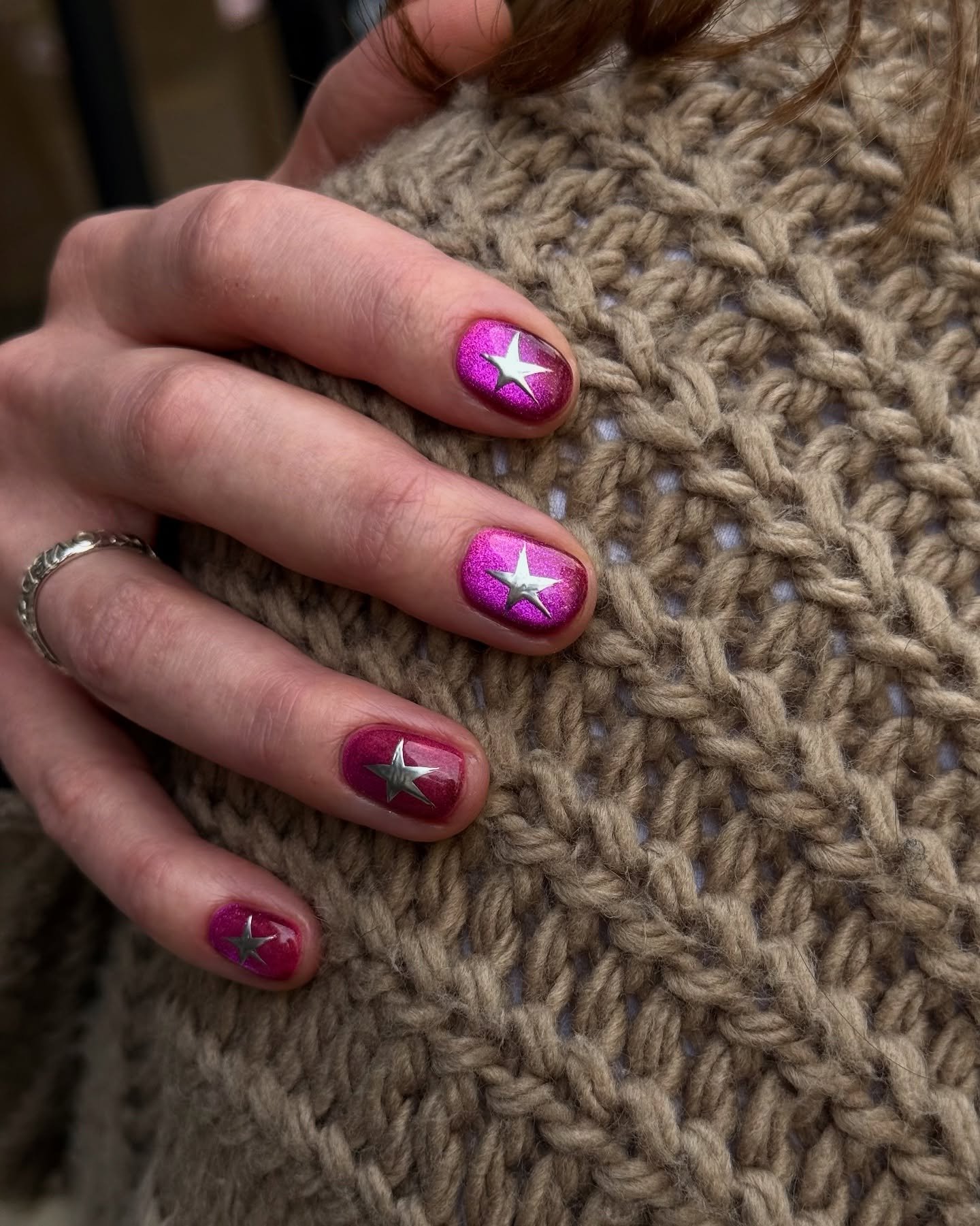 Another stunning cat eye design by #selfish_sasha 🧞&zwj;♀️✨. 

Book for category 3 to get this look. 💕
.
.
.
.
.
#cateyenailondon #cateyenails #koreannailslondon #nailartlondon #nailartspitalfields #nailarteastlondon #nailartshoreditch #ukranianman