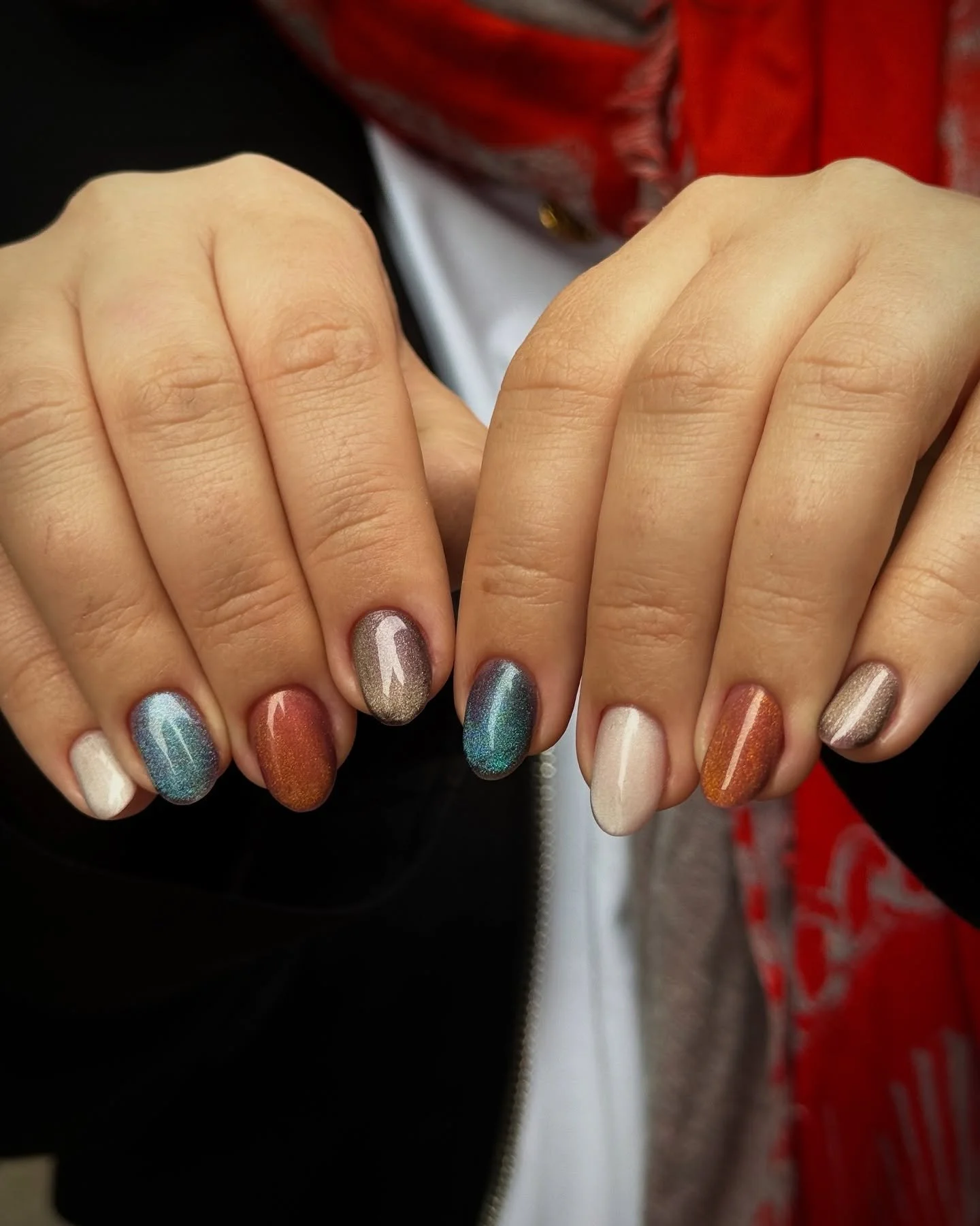 When you can&rsquo;t decide on a colour : mix &amp; match 😉✨!

An autumnal cat eye colour combo by #selfish_tata 🧚🏻. 

Book for cat eye add-on (one layer). 
.
.
.
.
.
#cateyenailondon #cateyenails #koreannailslondon #nailartlondon #nailartspitalfi