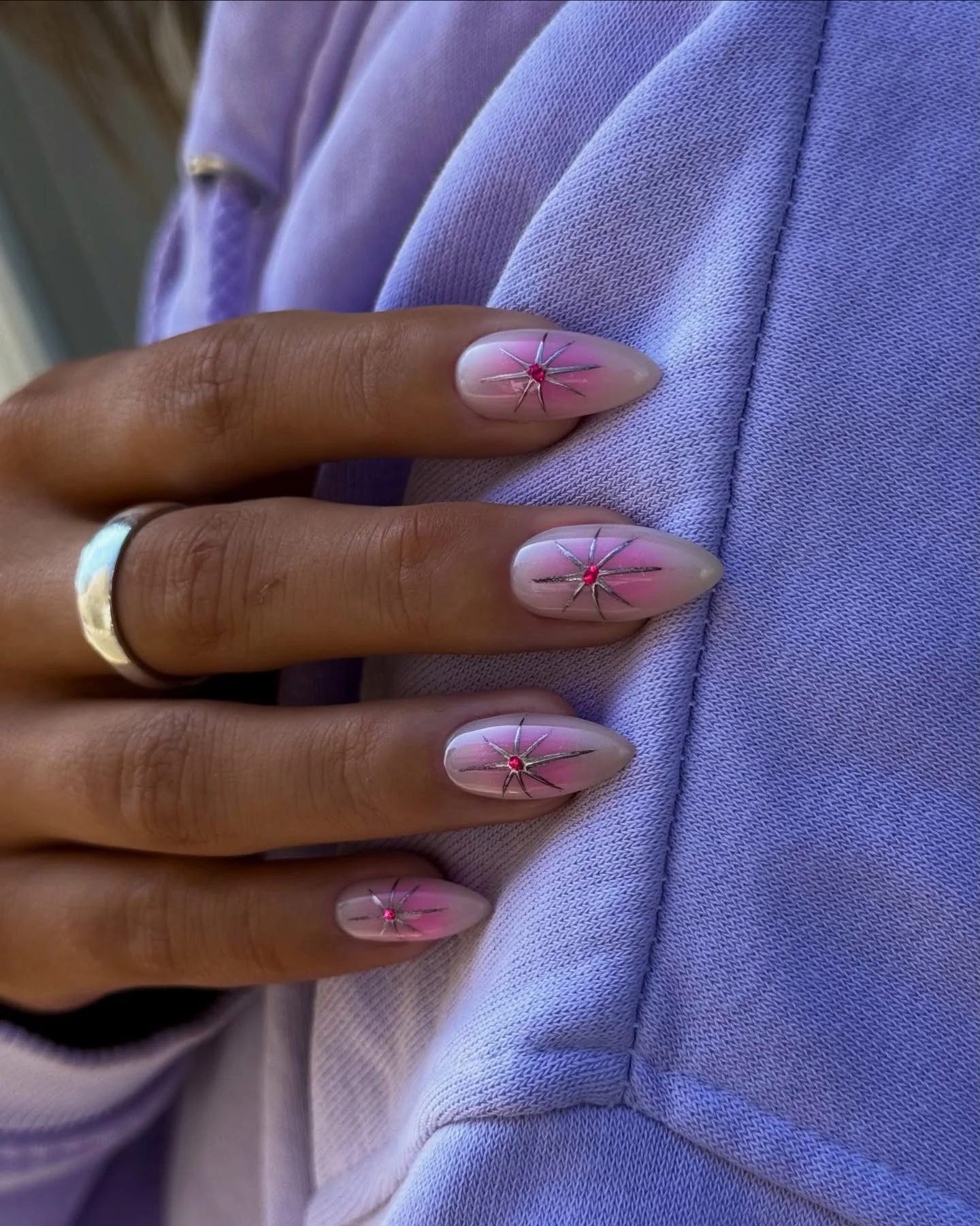 🩷⛓️&zwj;💥✨💞💫⚓️🌟🫦

by #selfish_sasha 

Book for category 3 art to get this look.
.
.
.
.
.
#nailartlondon #nailartspitalfields #nailarteastlondon #nailartshoreditch #ukranianmanicurelondon #russianmanicurelondon #biabspitalfields #лондонманикюр 