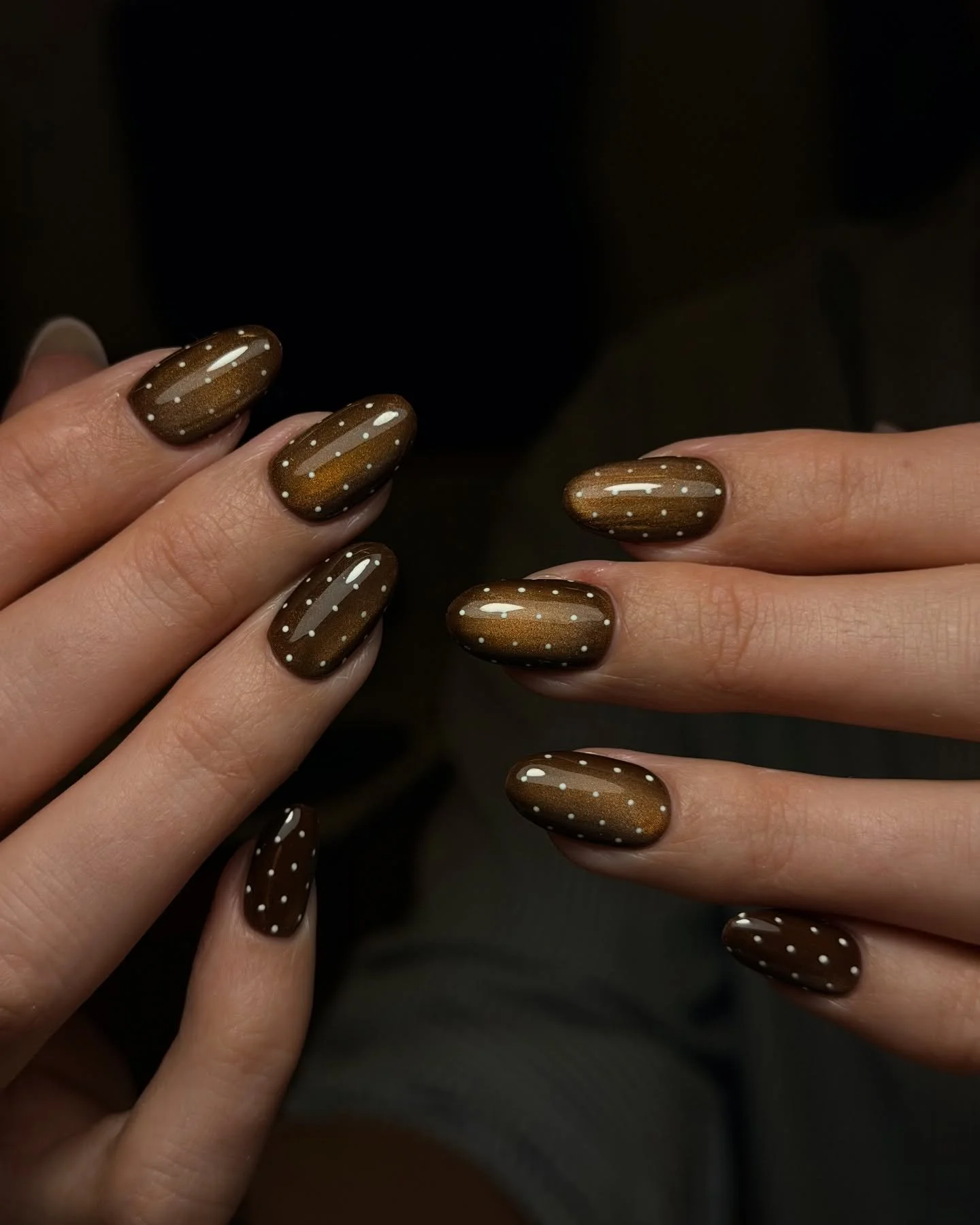 A sprinkle of Christmas magic ✨🦌 by #selfish_hathi 

Book for cat eye + category 1 for this look.
.
.
.
.
.
#cateyenailondon #cateyenails #koreannailslondon #nailartlondon #nailartspitalfields #nailarteastlondon #nailartshoreditch #ukranianmanicurel