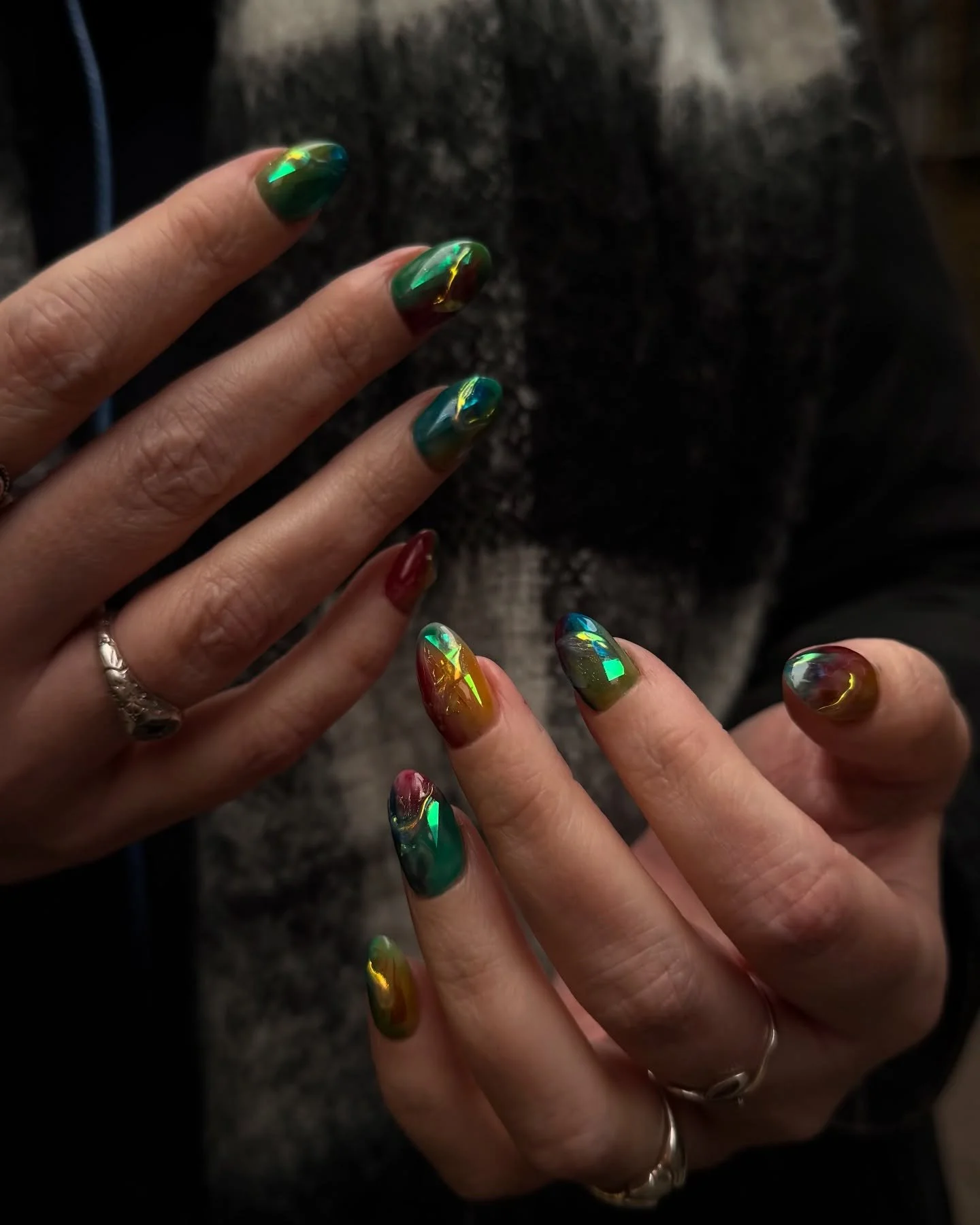 A magical creation by #selfish_anastasia 🔮🎨✨! 

Book for category 5 to get this look 😎. 

#koreannailslondon #ukranianmanicurelondon #russianmanicurelondon #auroranails