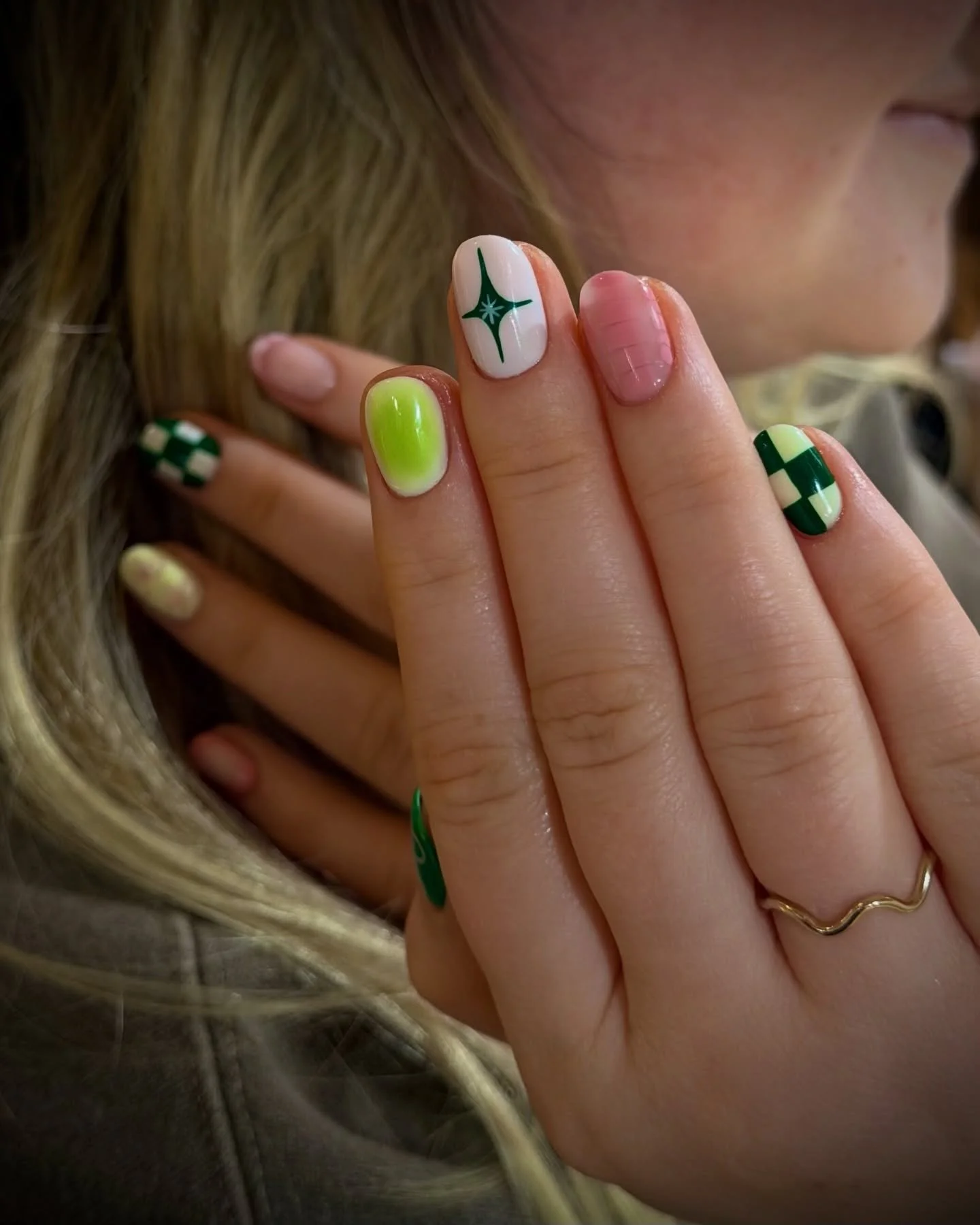 A cutesy mix&rsquo;n&rsquo;match by #selfish_helly 🍋&zwj;🟩♟️✨
Inspo @pretty_by_brit 

#nailartlondon #selfishlondon