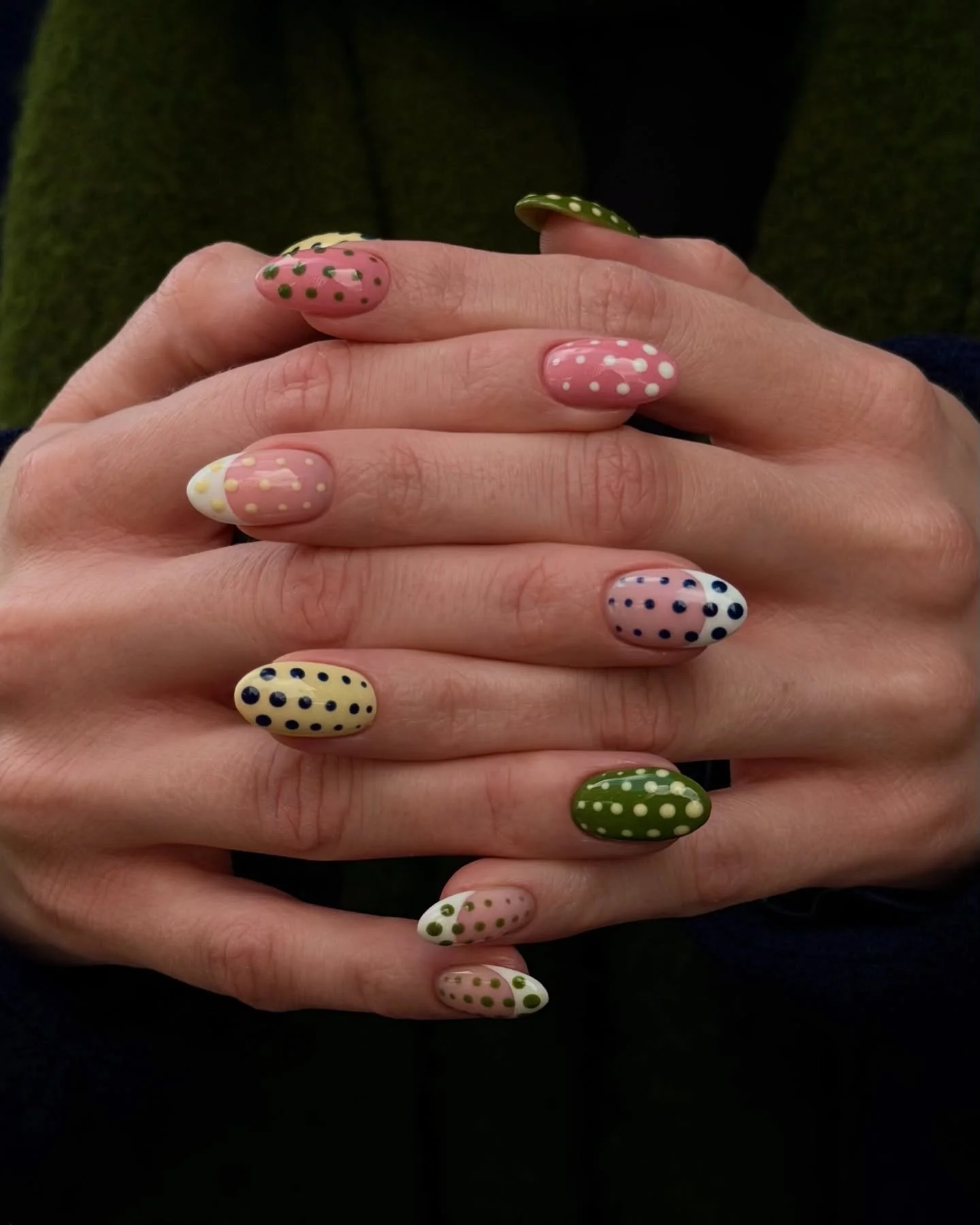 Dot dot dot &hellip;👙💐 

BIAB + category 2 art by #selfish_irina for Jessie ✨

#springnails🌺☀️🌞 #nailartlondon