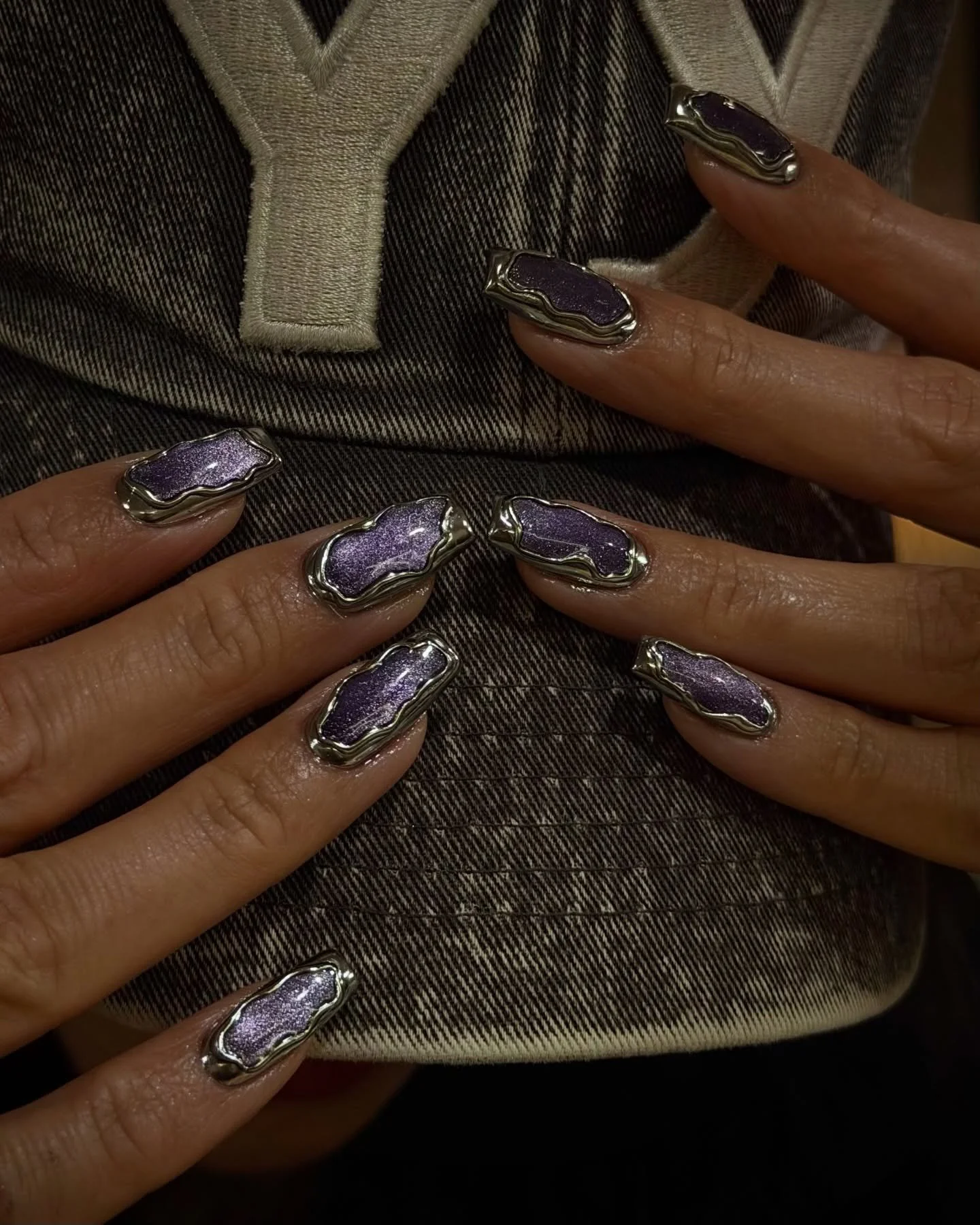 We are lost for words ⛓️&zwj;💥👾

BIAB + category 4 art by #selfish_helly using @sissiofficial_ 

#nailartlondon #cateyesnails