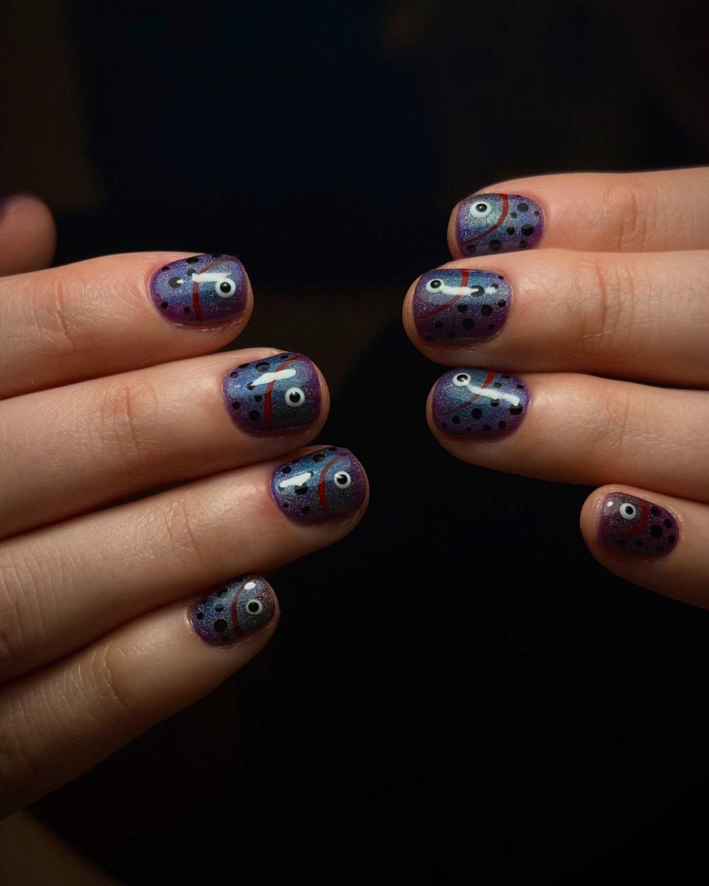 Adorable little fish by #selfish_vicky 🎏🫧 
Book for a gel manicure +  category 3 to get this look. 

#nailartlondon #fishnails