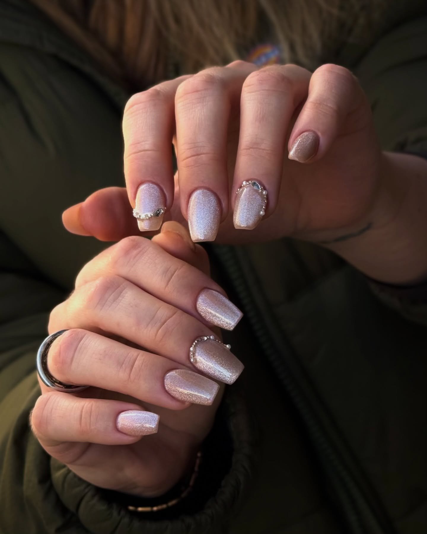 🍸🌸🤍💍✨🪷💎🧘🏼&zwj;♀️

Acrygel extensions + category 2 art by #selfish_irina 

#bridalnails #bridalnailart