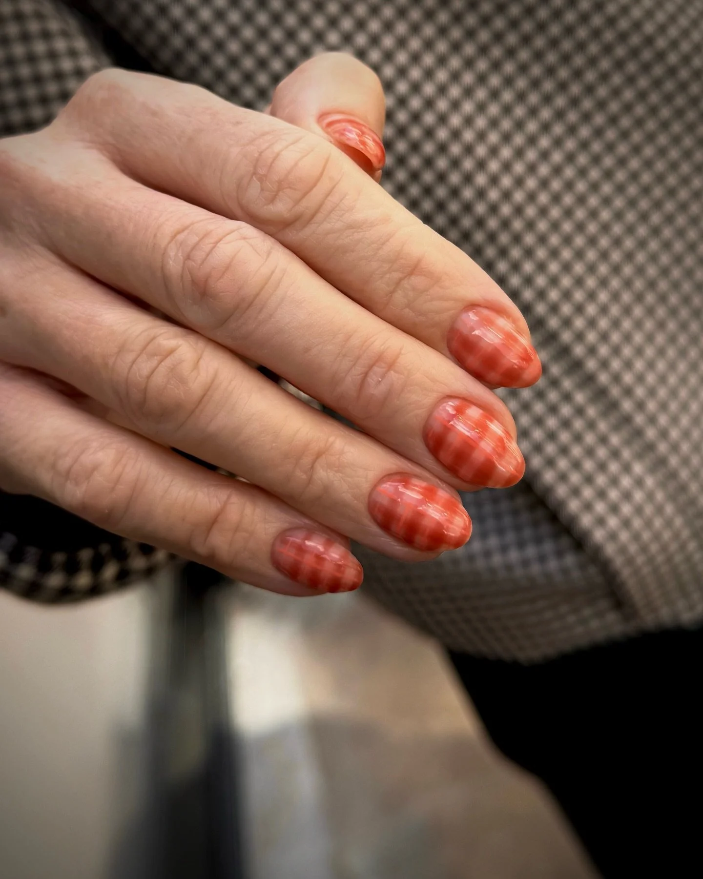 A gorgeous spring plaid by #selfish_ayana 🧡 

#plaidnails #nailartlondon