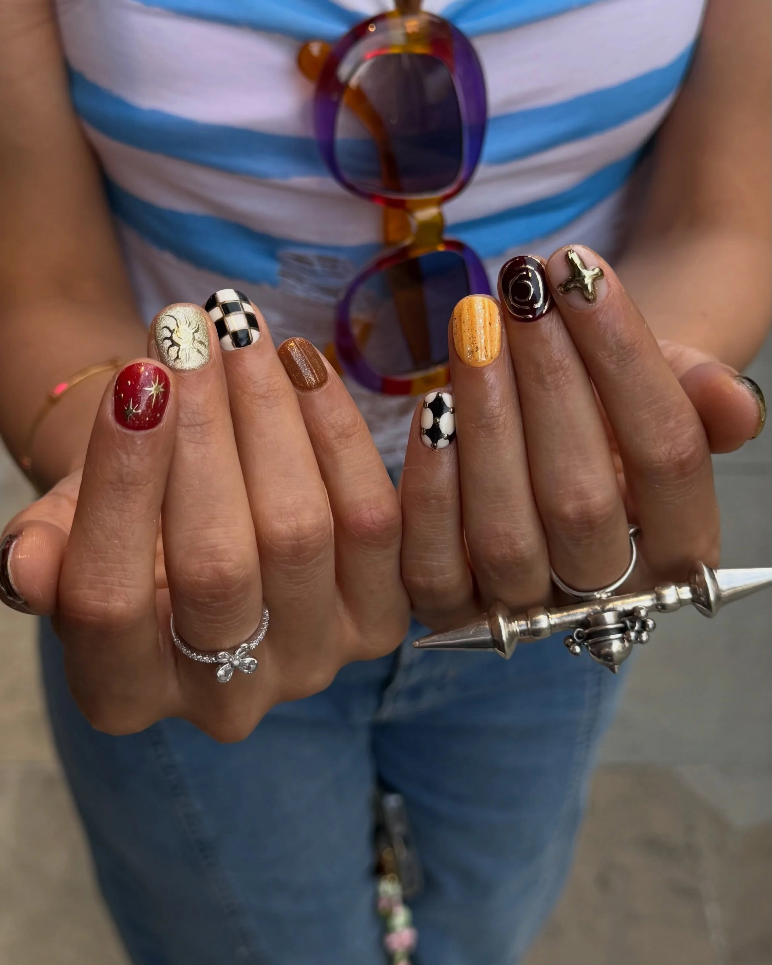 ☀️🏁🥥🍸🌴🐡💅🏻⚜️💋🌀🦒

By Ayana 

What to book? BIAB + category 5 art. 

#selfish_london #russianmanicurelondon #biablondon #nailspitalfields #cateyenails💅