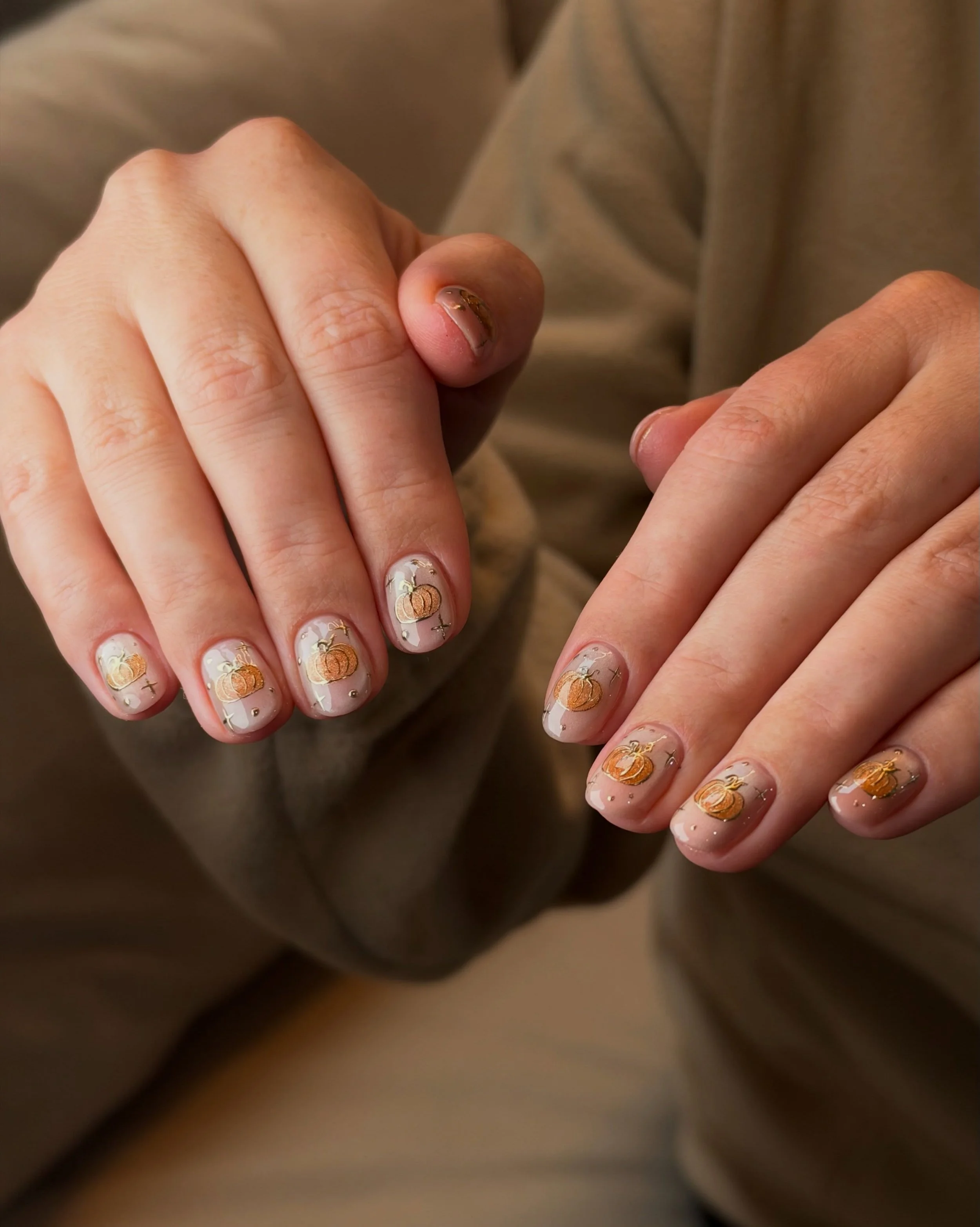 Pumpkin Spice 🎃 by Helly

What to book? BIAB manicure + category 4 art ✨ 

#pumpkinnails #halloweennails #biablondon #russianmanicurelondon #nailartshoreditch