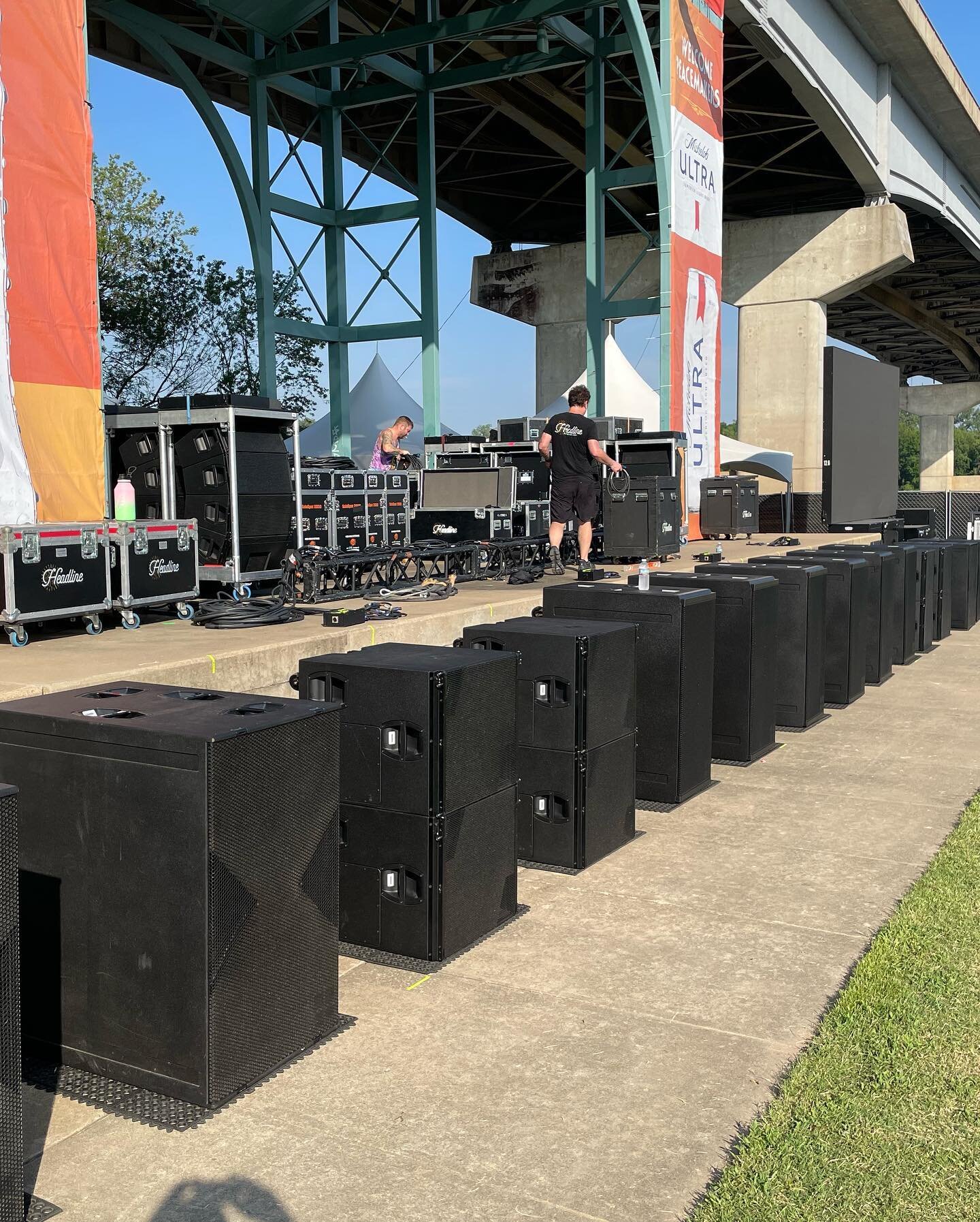 Another @peacemakerfest wrapped! Hoowee, the weather was almost as hot as the lineup, but our crew made it happen on two stages. Headlining acts @shanesmithmusic and @realmarcusking absolutely brought down the house both nights.

Oh yeah, and we just