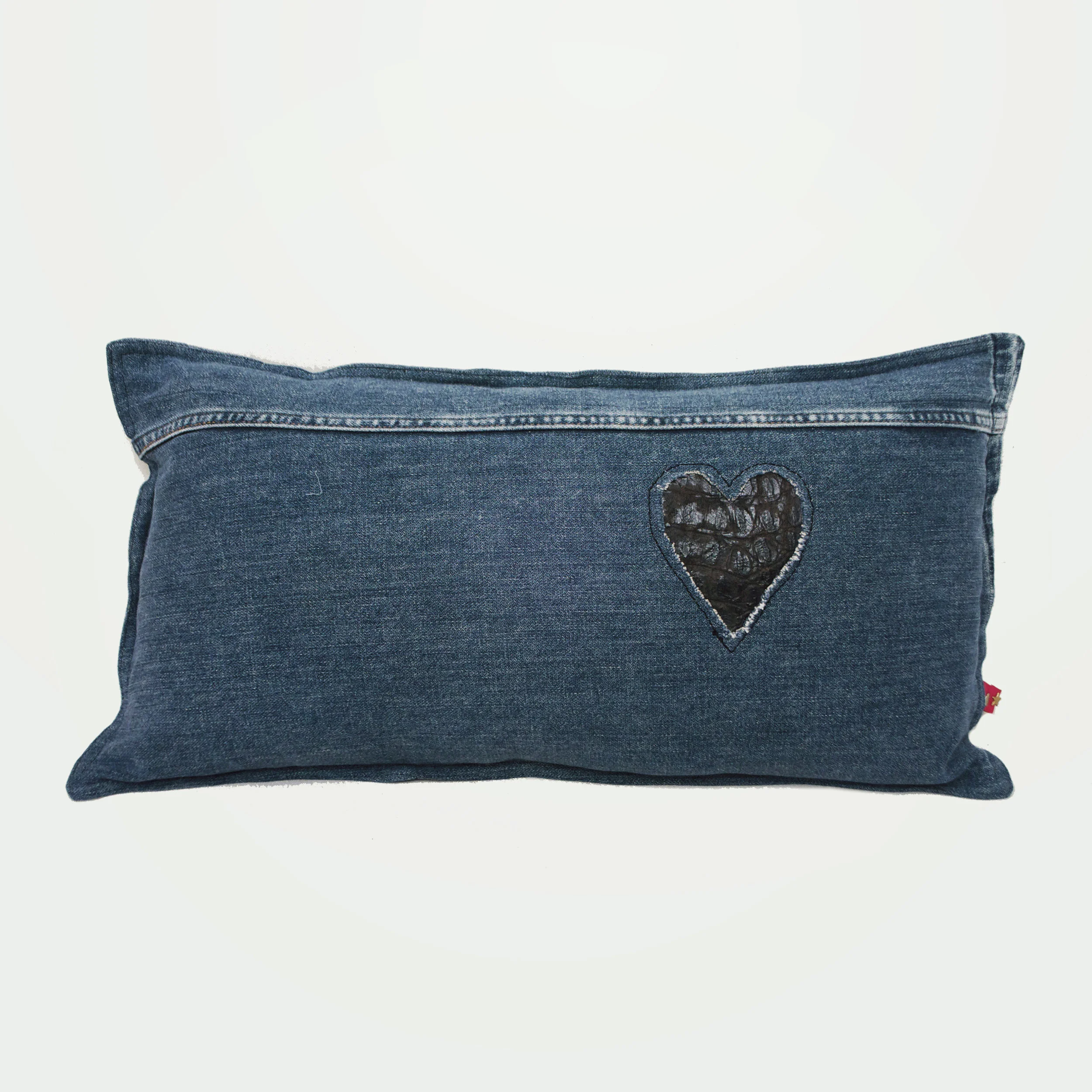 alligator_heart_front.jpg
