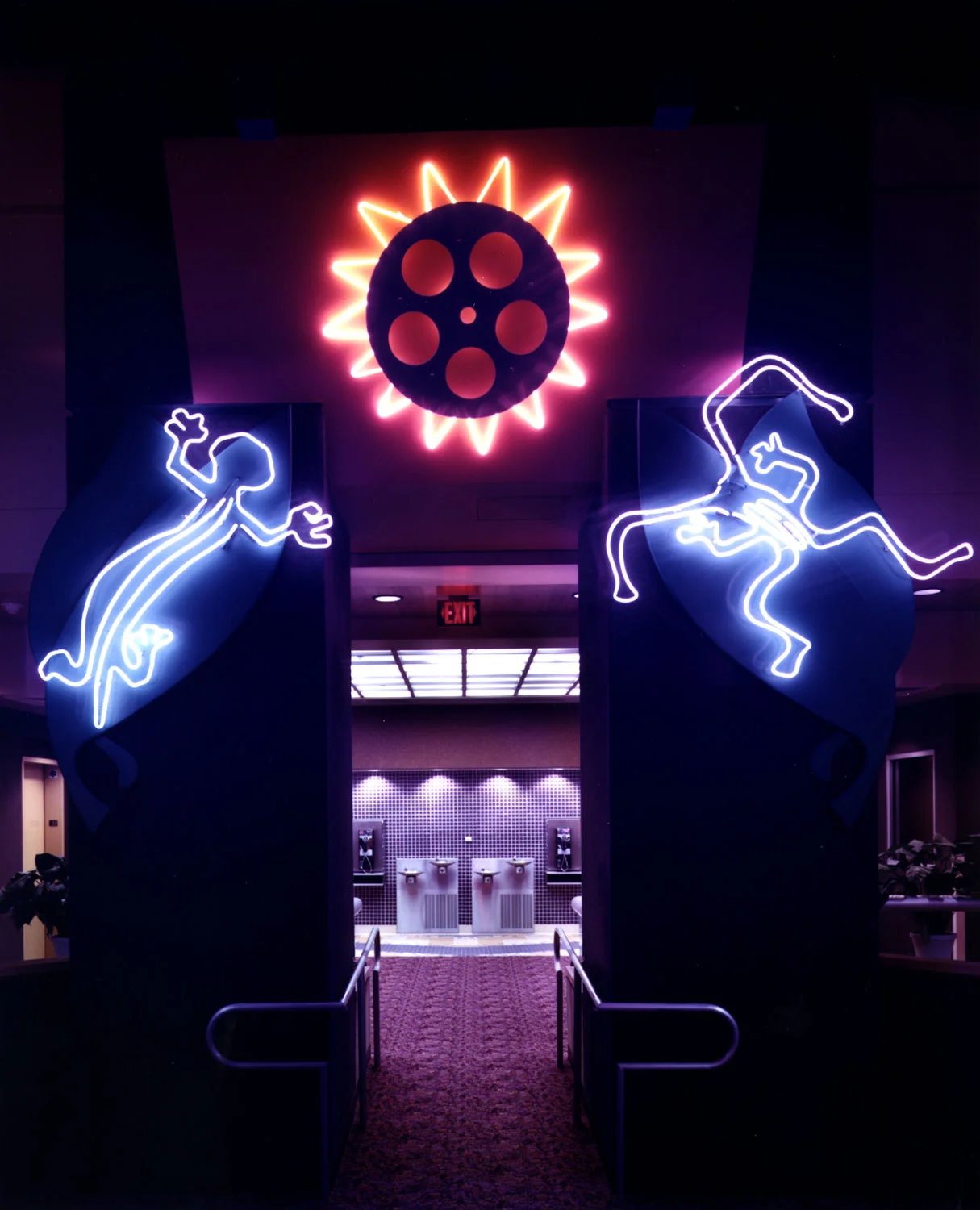 Mann Theatre Janns Marketplace — Behr Browers Architects Inc.