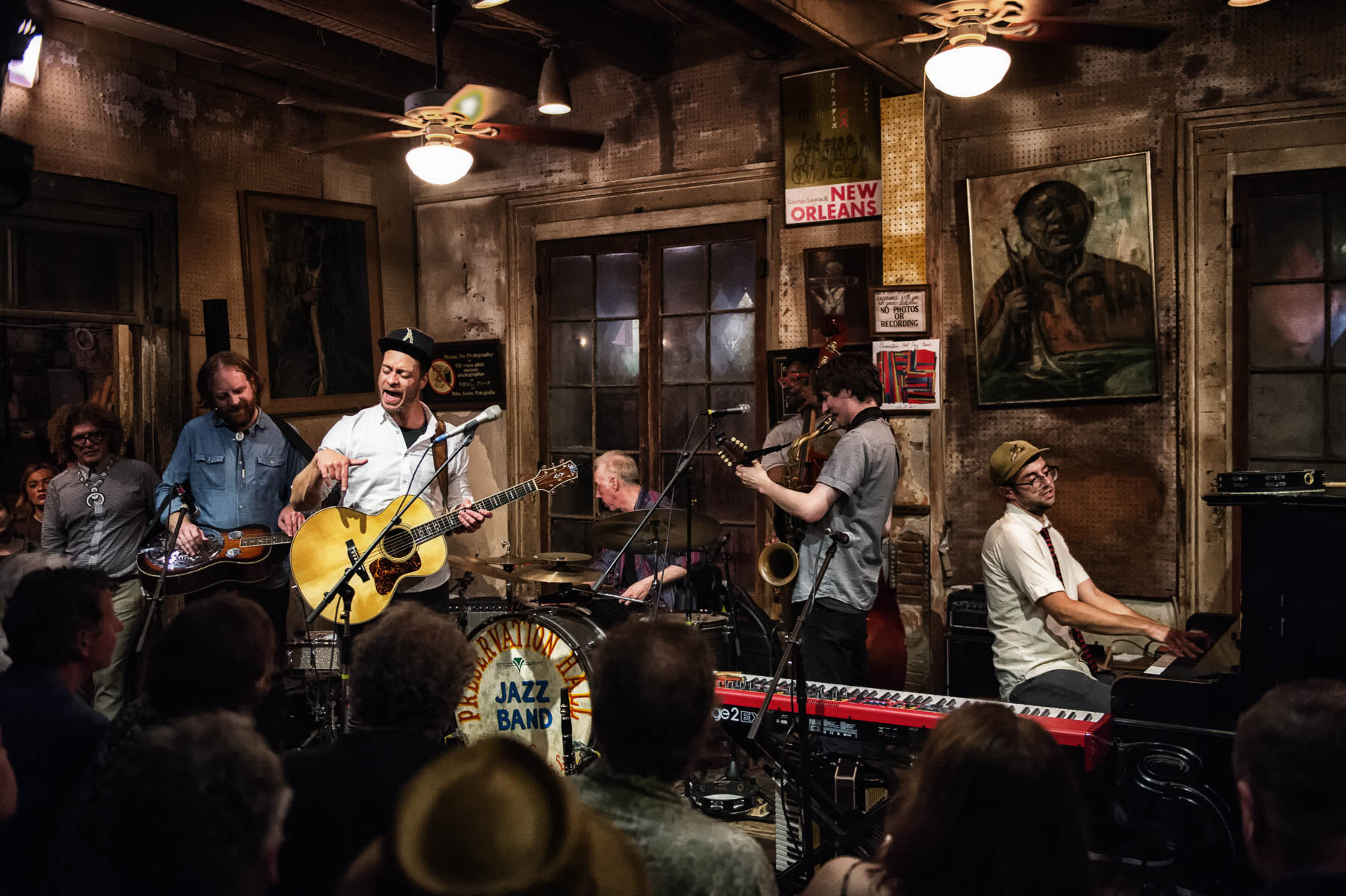 Amos Lee. Photo courtesy of Marc Millman