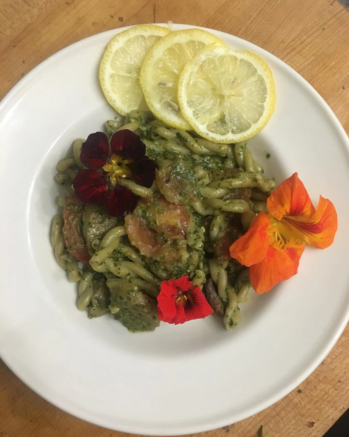Haven&rsquo;t felt much like making educaional content lately. And honestly this app bums me out like 98% of the time but then I thought maybe if a picture of a nice meal can put a smile on someone&rsquo;s face right now, it&rsquo;s worth it. 
Nastur