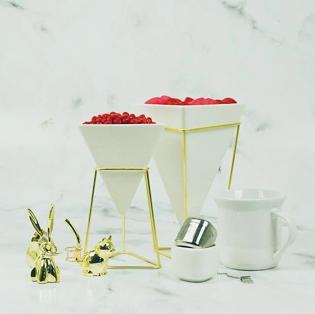 Thinking about Valentine's Day? These are some of the umbra team's favourite gift ideas this year... Trigg Planter, Zoola Ring Holders and Cutea Infuser. Checkout our story for more. 
#umbra #valentines #gifts #design