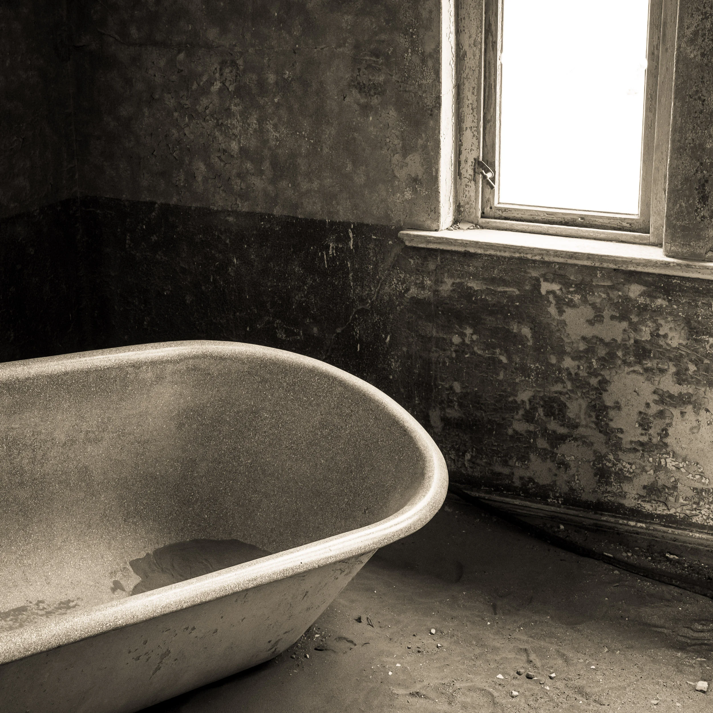 Kolmanskop, Namibia Photography Copyright © Len Metcalf 2017