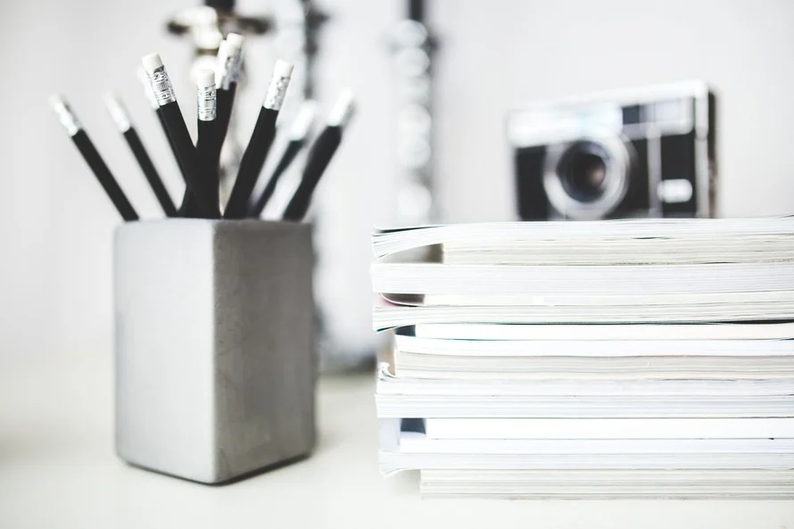 magazines-desk-work-workspace-large.jpg