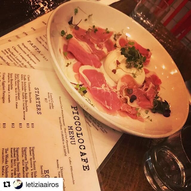 #Repost @letiziaairos with @get_repost
・・・
Una #giornataterribile e poi arrivi a @piccolocafenyc e ti accoglie #cosi #prosciutto #burrata #dinner #foodporn #cena #dinnerwithfriends #upperwestside