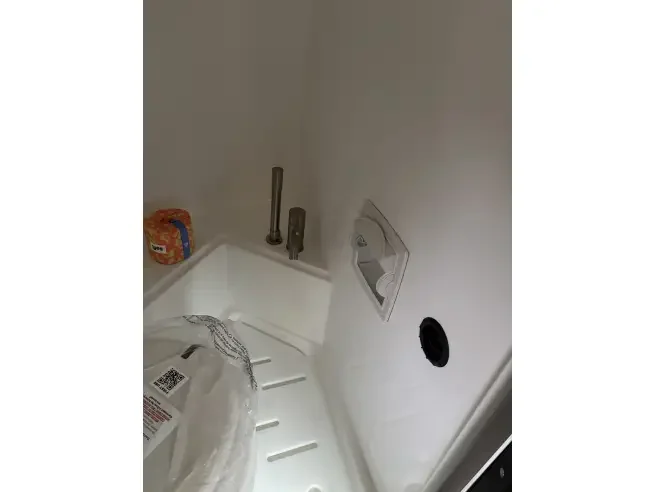 hcstudioshower.webp