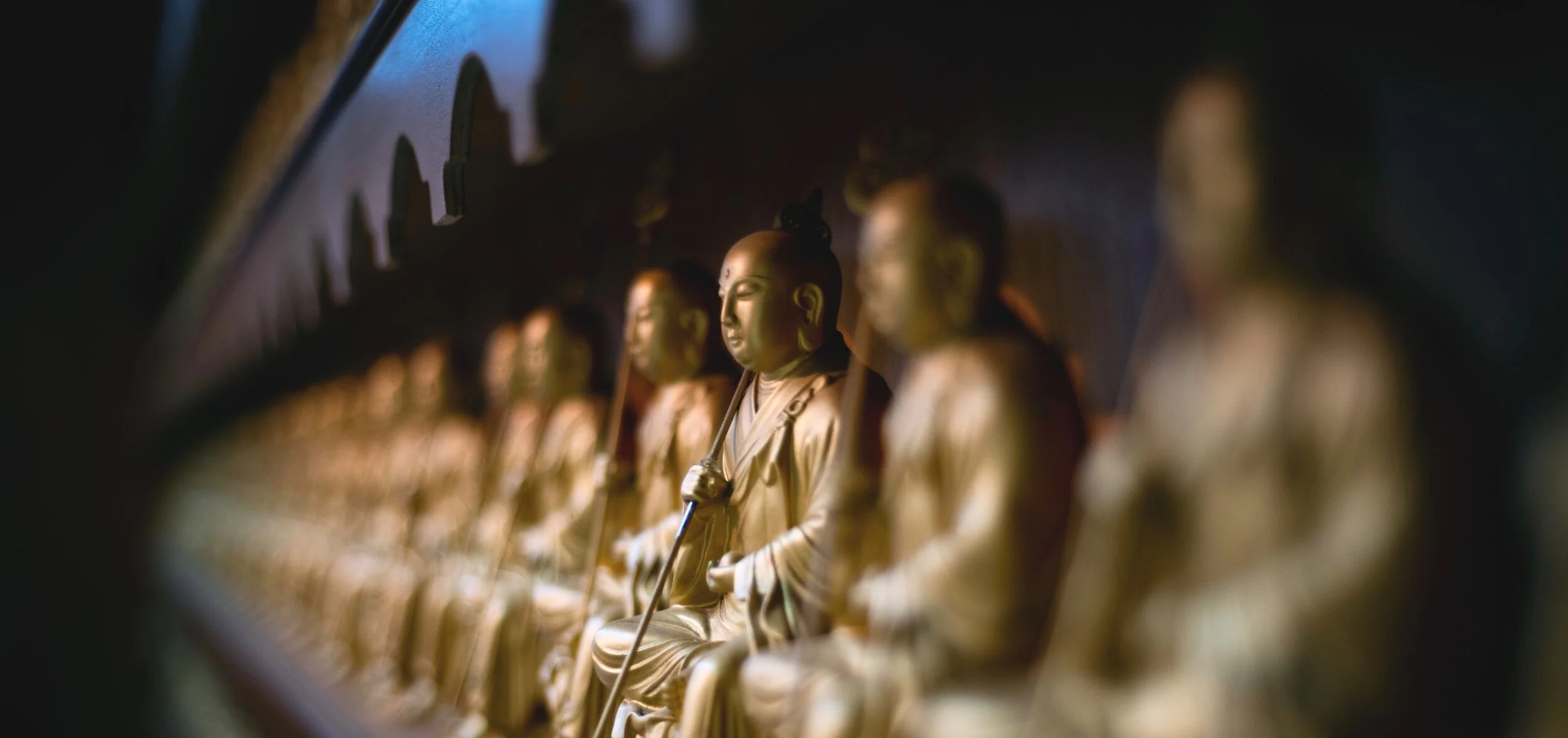 multiplesittingbuddhas.jpeg
