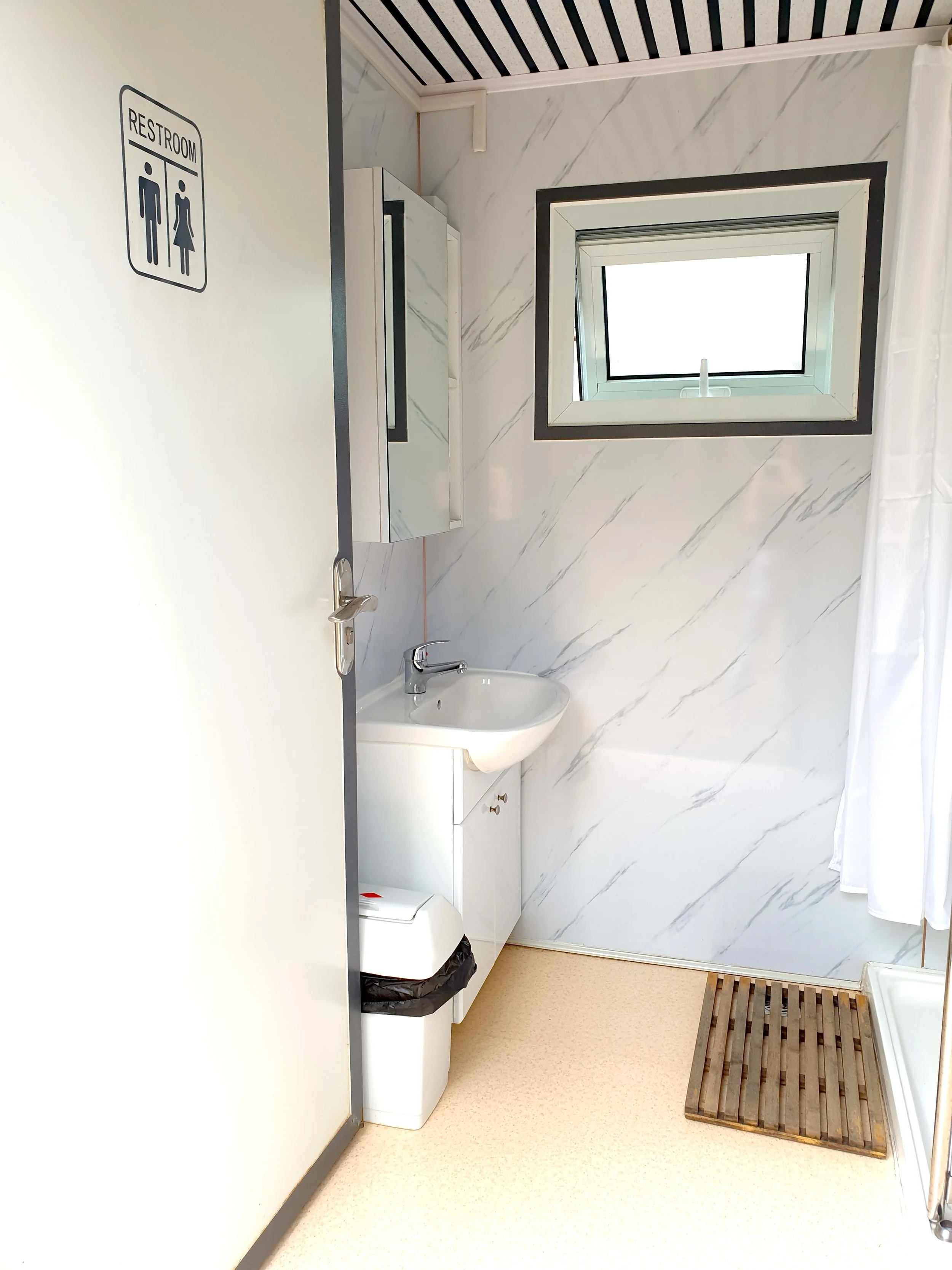 Glamping showers and toilets.jpg