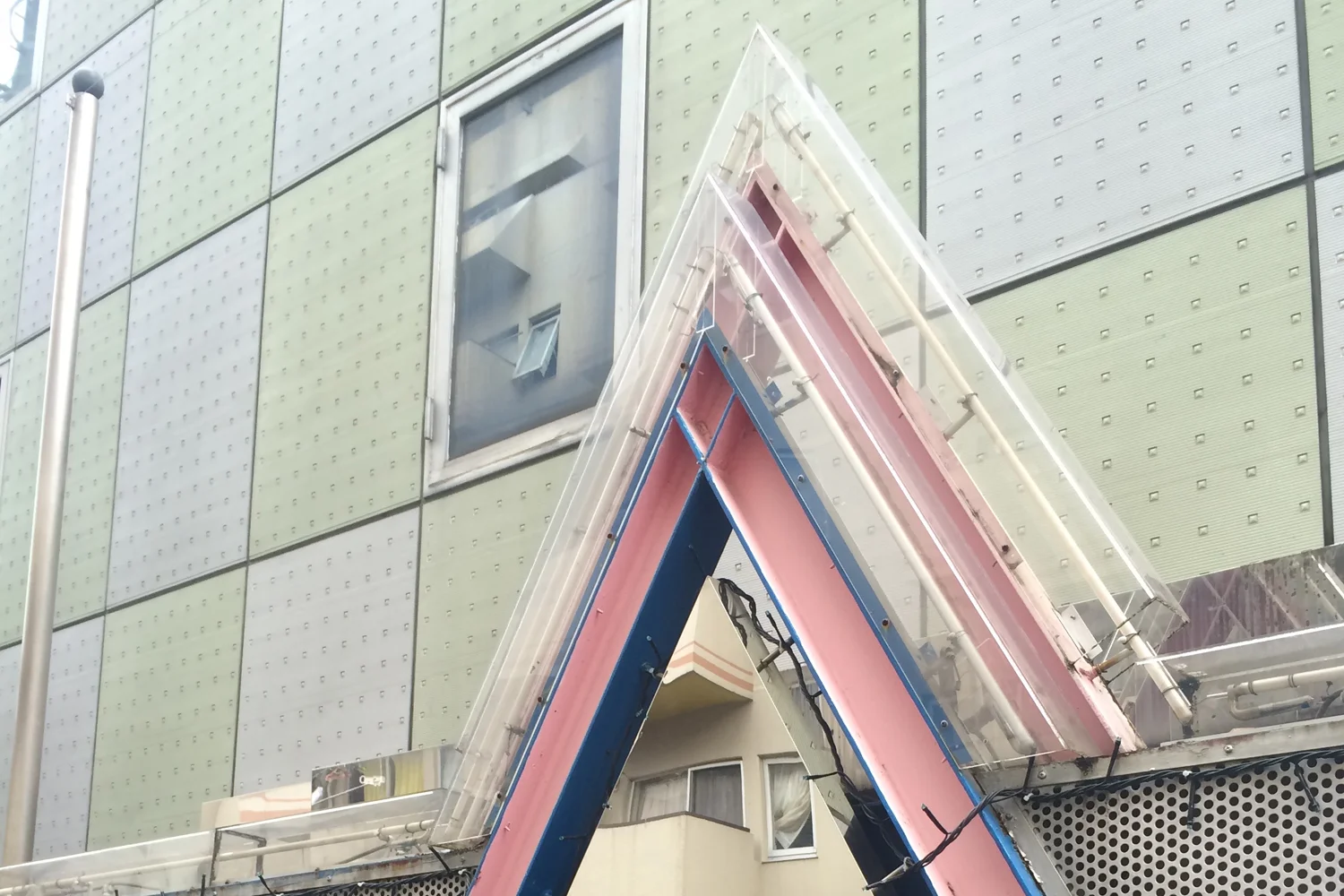 Jessie Burrows, Untitled (Love Hotel), 2016, digital image. Courtesy the artist.