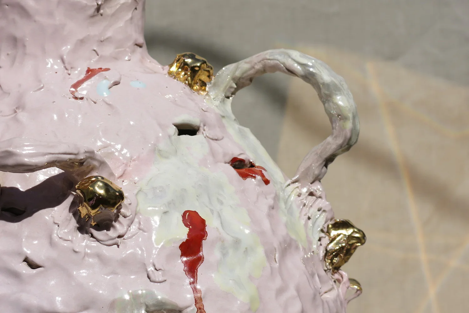  Tessy King,&nbsp; Sun Room,&nbsp; 2016,&nbsp;glazed stoneware, lustre, granite, steel, turmeric dyed calico | Courtesy the artist. 