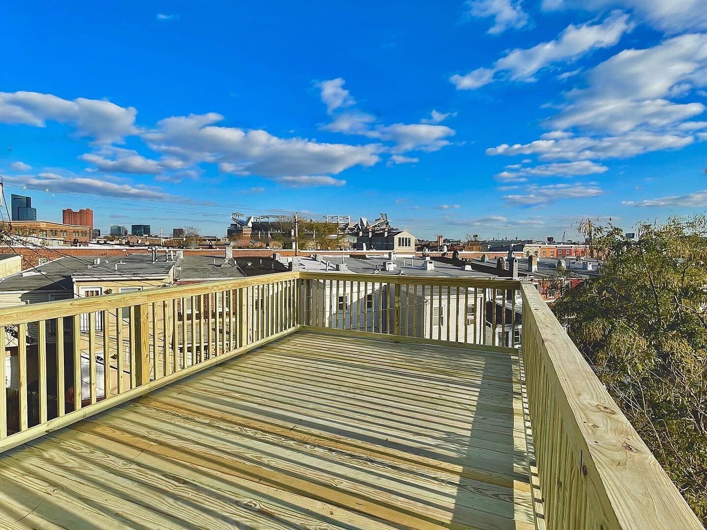 WICOMICO ROOFTOP 🏙
Skyline + Stadium Views
❤️ Your next home 🔥
Built by Master Crafstman @TheMisterAnder
#Rooftop #CityViews #LiveHere