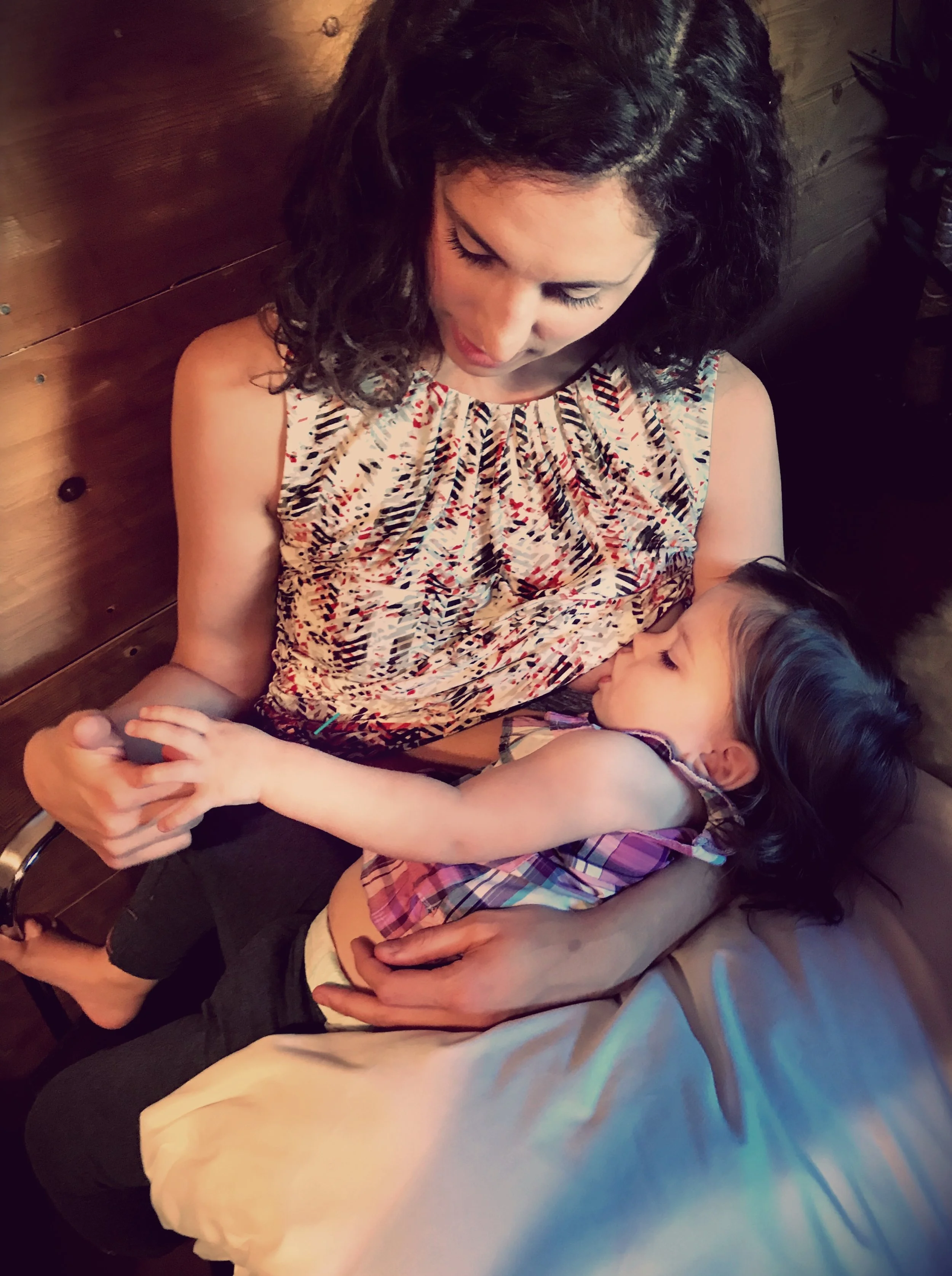 Toddler Receives Acupuncture While Breastfeeding