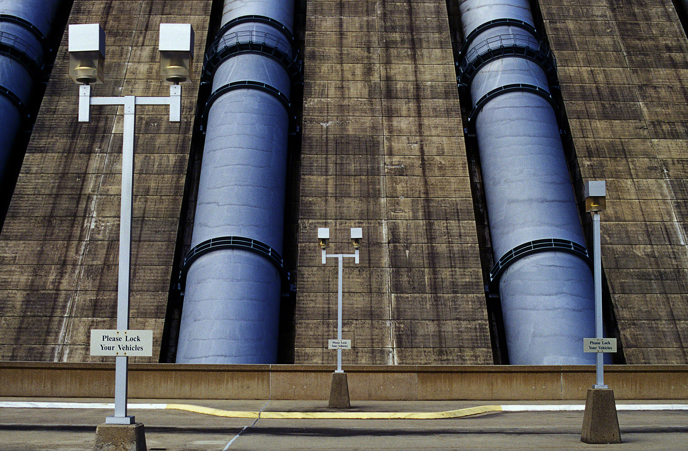 revelstoke dam_parkinglot_10x16.jpg