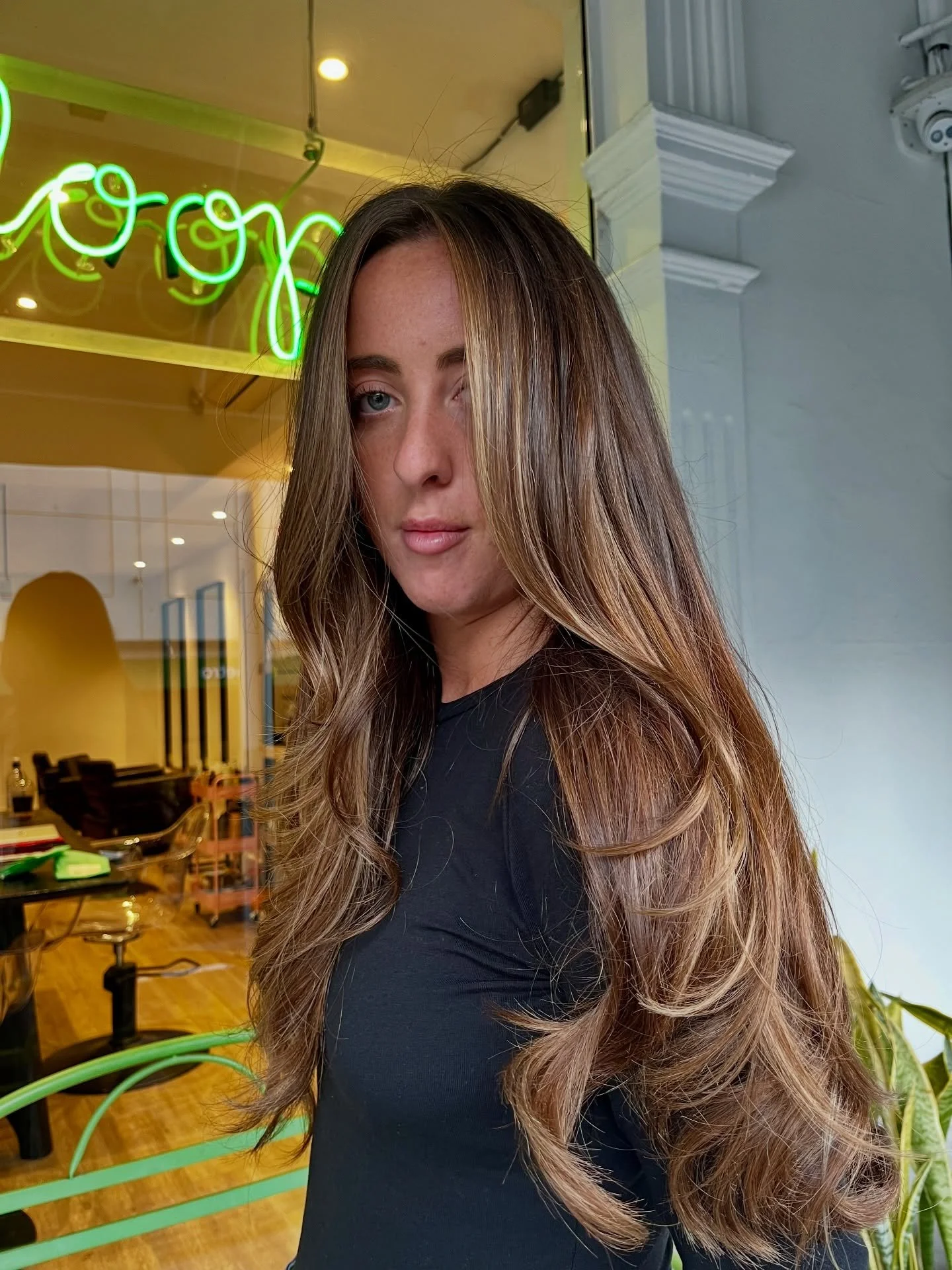 Hair goals delivered 💅🏻 
.
.
.
.
.
.
.
#balayage #balayageombre #balayagehighlights #balayagehair #balayagespecialist #highlights #blondehighlights #highlightshair #naturalhighlights #caramelhighlights #haircolor #hairdressermagic  #hairdresser #ha