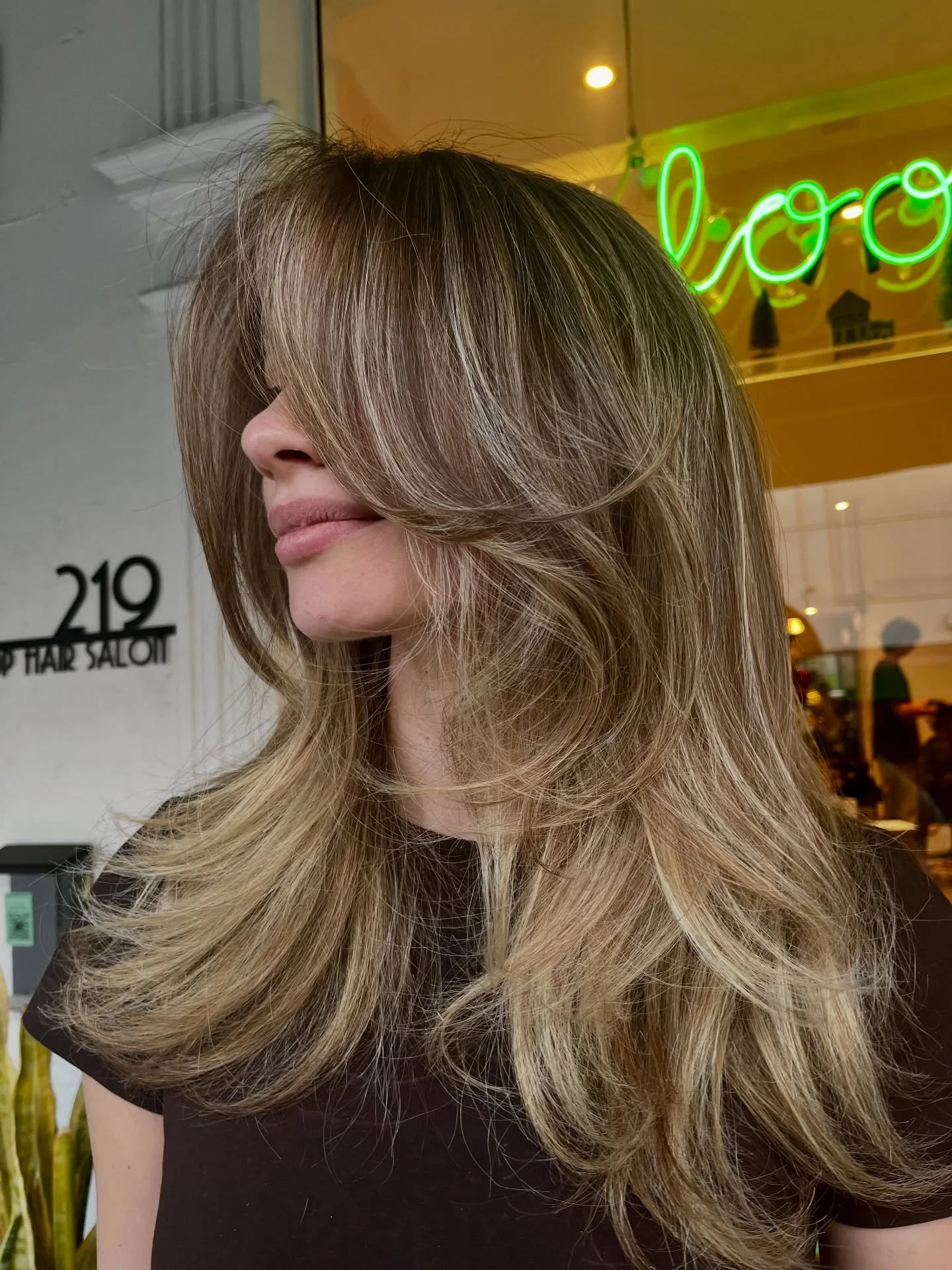 Warm balayage just delicious ☺️ 
.
.
.
.
.
.
.
.
.
#haircut #haircuts #haircutsforwomen #haircuttery #haitcutsformen #haircute #fringe #balayage #balayagehair #balayagespecialist #highlights #hairdressermagic  #hairdresser #haircut #haircuts #sydney 
