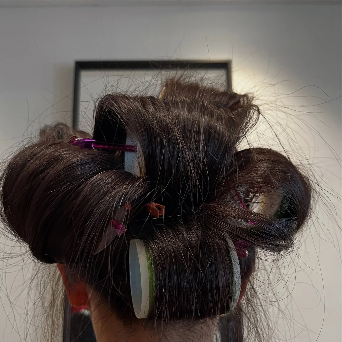 Do you have your blowout appointment booked for NYE???? 
.
.
.
.
.
.
.
#haircut #haircuts #haircutsforwomen #haircuttery #haitcutsformen #haircute #fringe #balayage #balayagehair #balayagespecialist #highlights #hairdressermagic  #hairdresser #haircu