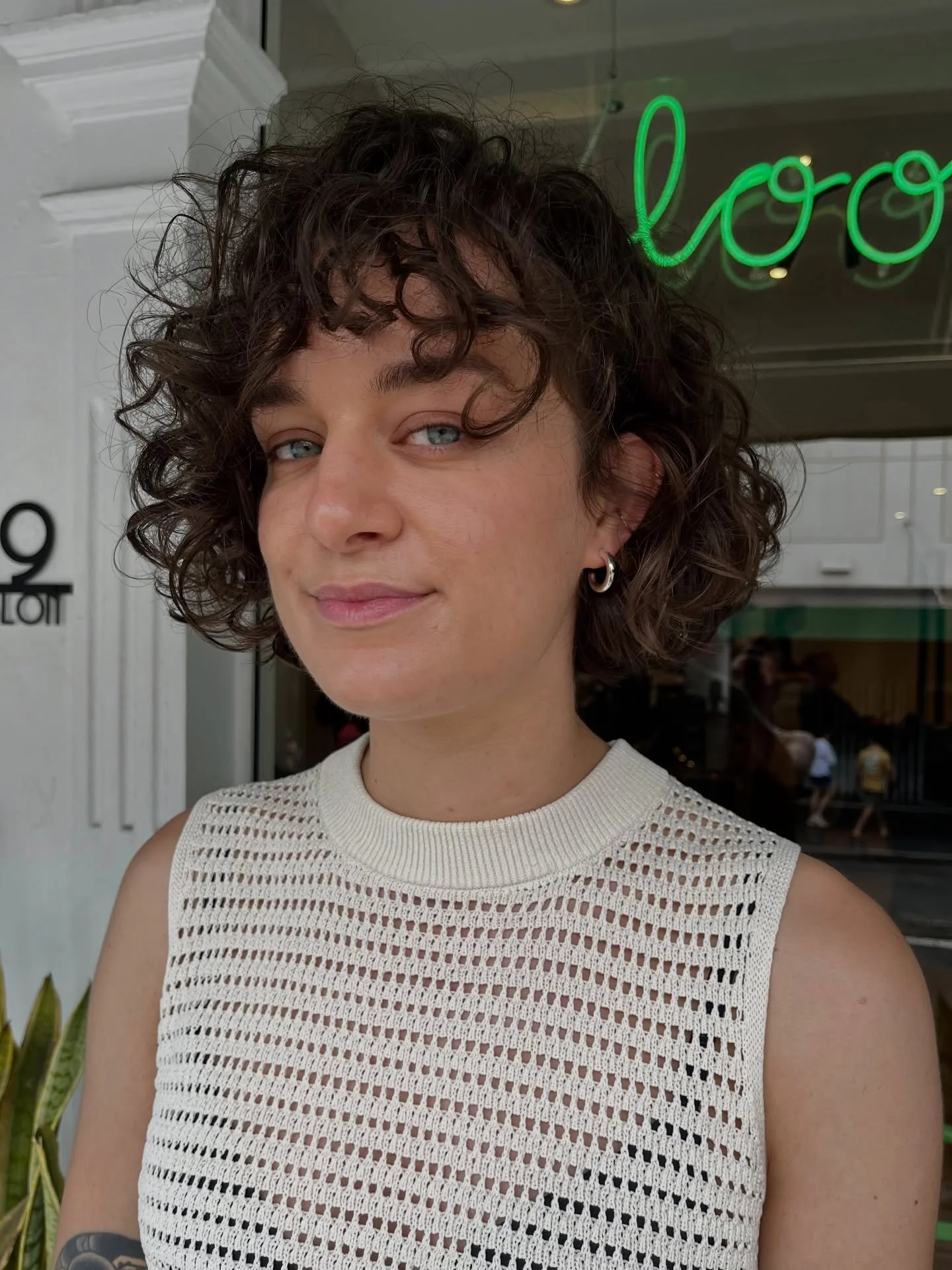 Curls will always get the girls ❤️&zwj;🔥 
.
.
.
.
.
.
.
.
.
#balayage #balayageombre #balayagehighlights #balayagehair #balayagespecialist #highlights #blondehighlights #highlightshair #naturalhighlights #caramelhighlights #haircolor #hairdressermag